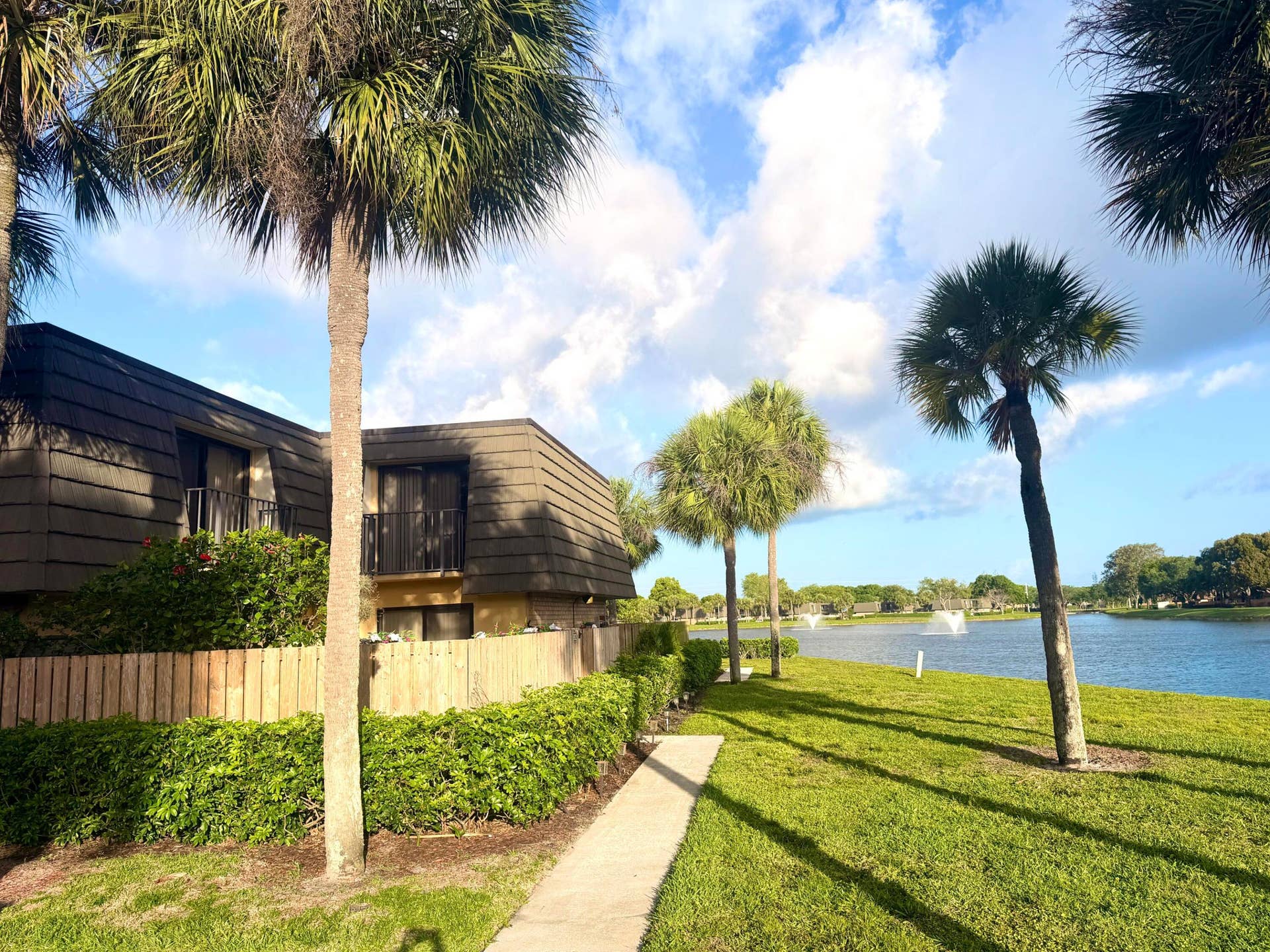 812 8th Way, West Palm Beach, FL 33407 812 19