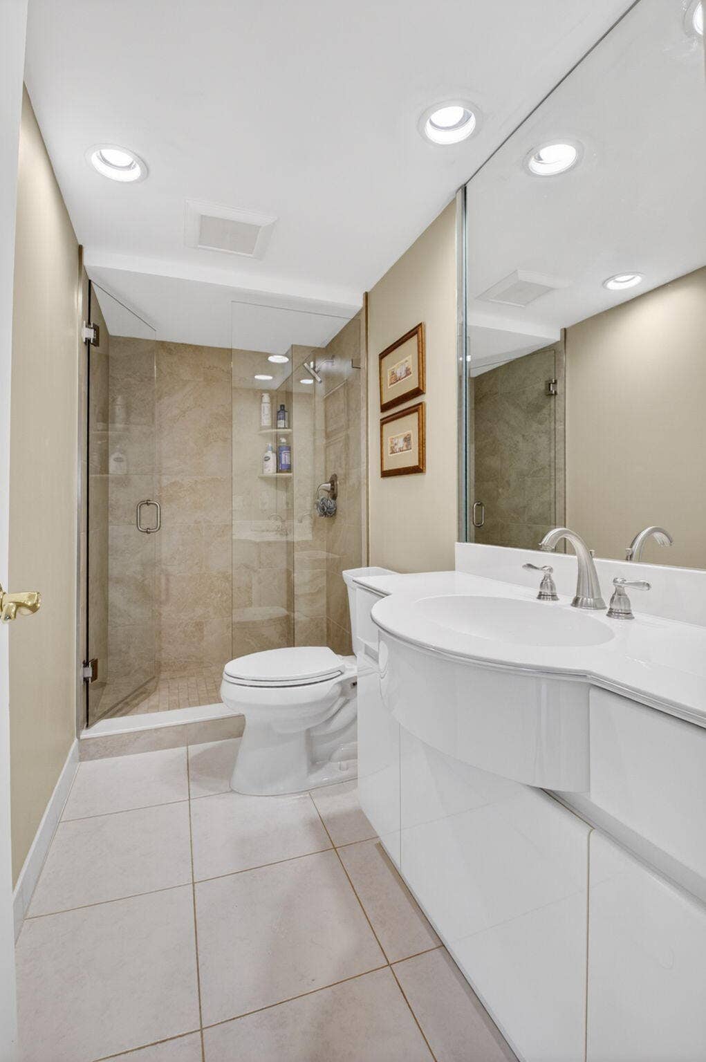 2220 S Ocean Boulevard, #304, Delray Beach, FL 33483 Renovated Guest Bath