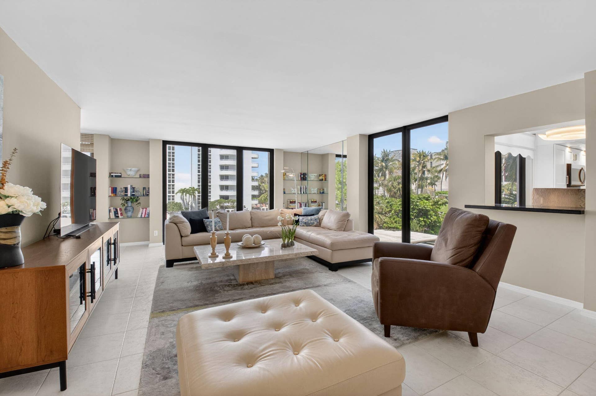 2220 S Ocean Boulevard, #304, Delray Beach, FL 33483 Great Room with Pass Thru to Kitchen