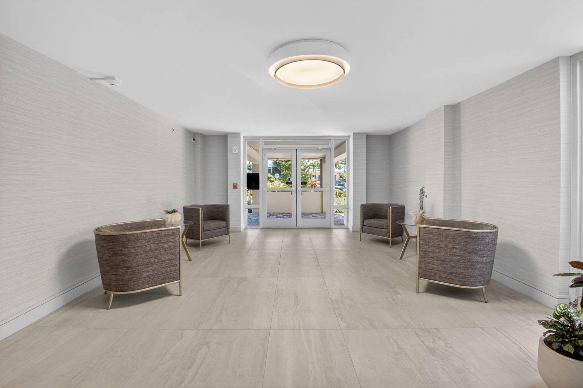 2220 S Ocean Boulevard, #304, Delray Beach, FL 33483 Upscale Lobby