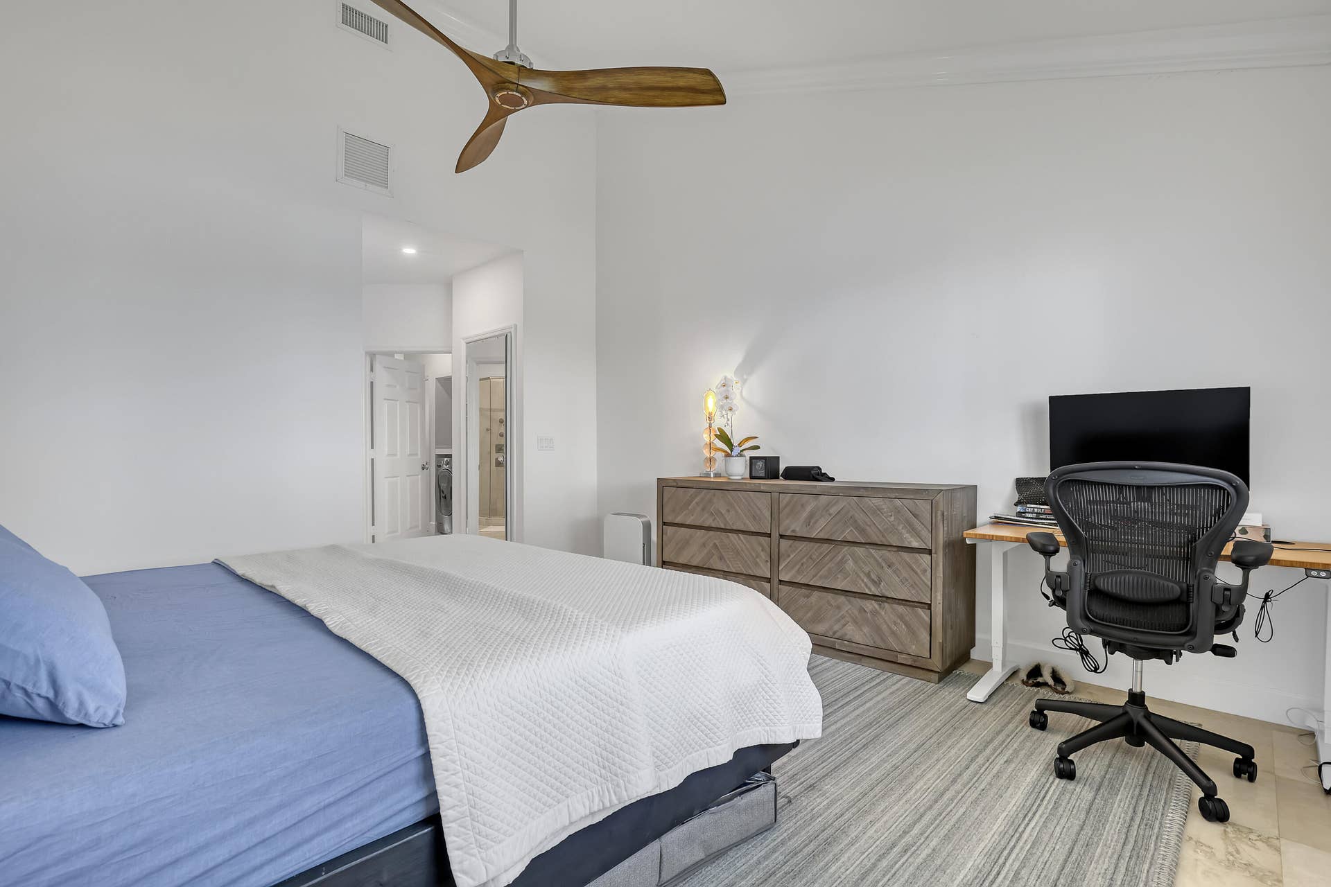 302 Sea Oats Drive, #E, Juno Beach, FL 33408 Master bedroom