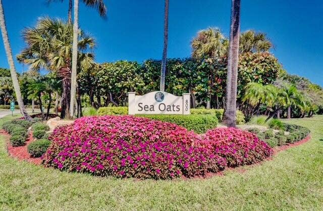 302 Sea Oats Drive, #E, Juno Beach, FL 33408 Entrance