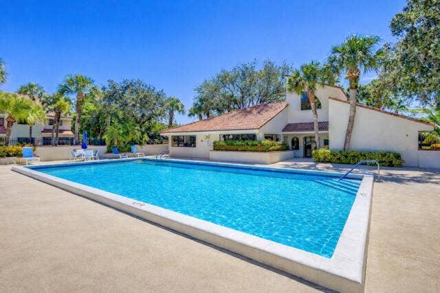 302 Sea Oats Drive, #E, Juno Beach, FL 33408 Pool