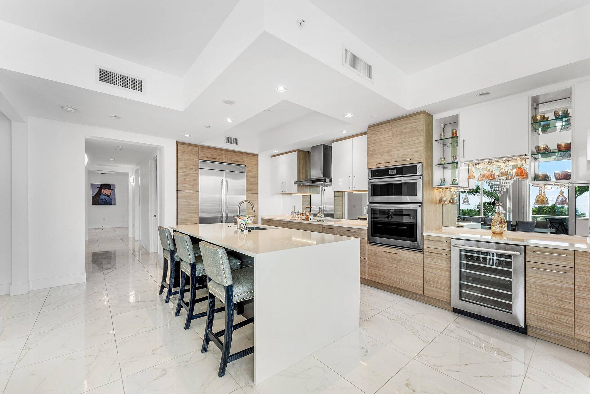 2 Water Club Way, #403, North Palm Beach, FL 33408 Spacious Kitchen
