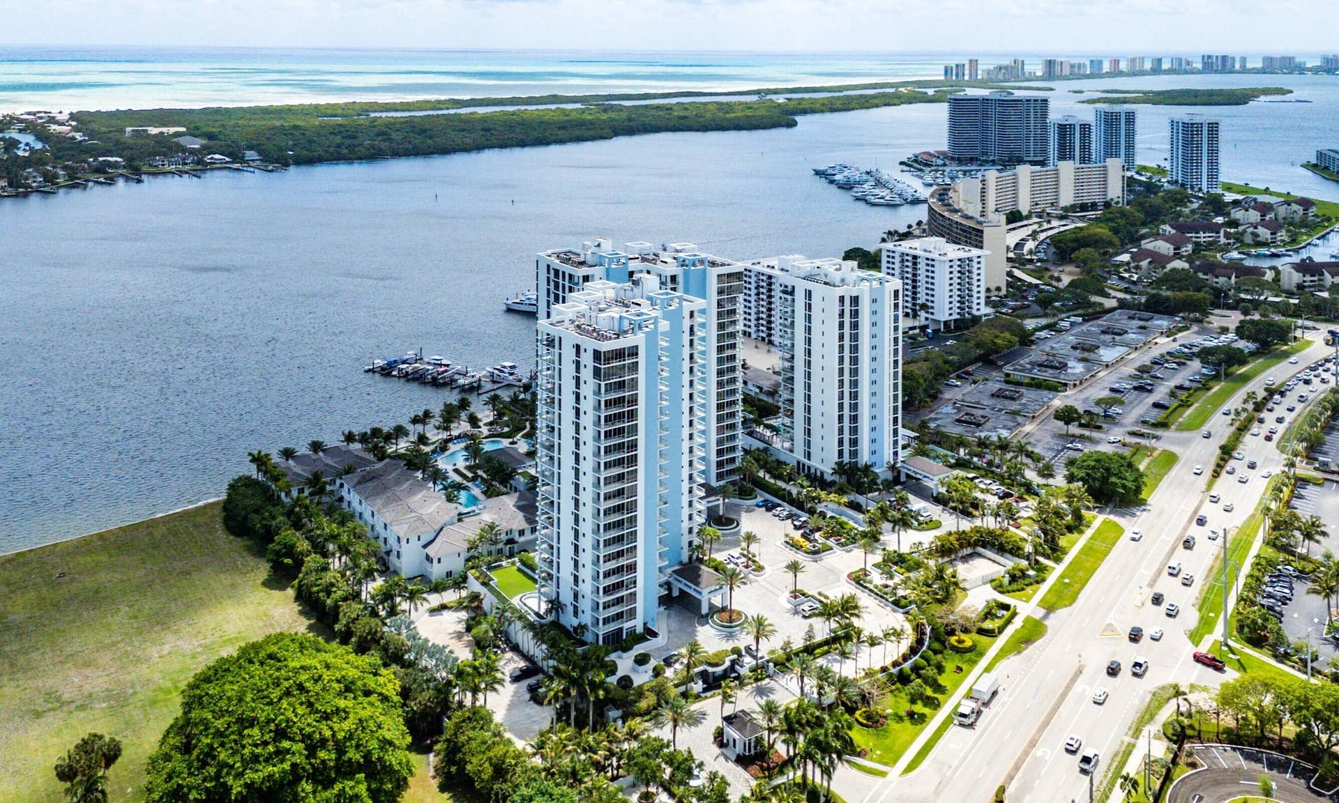 2 Water Club Way, #403, North Palm Beach, FL 33408 Direct Intracoastal
