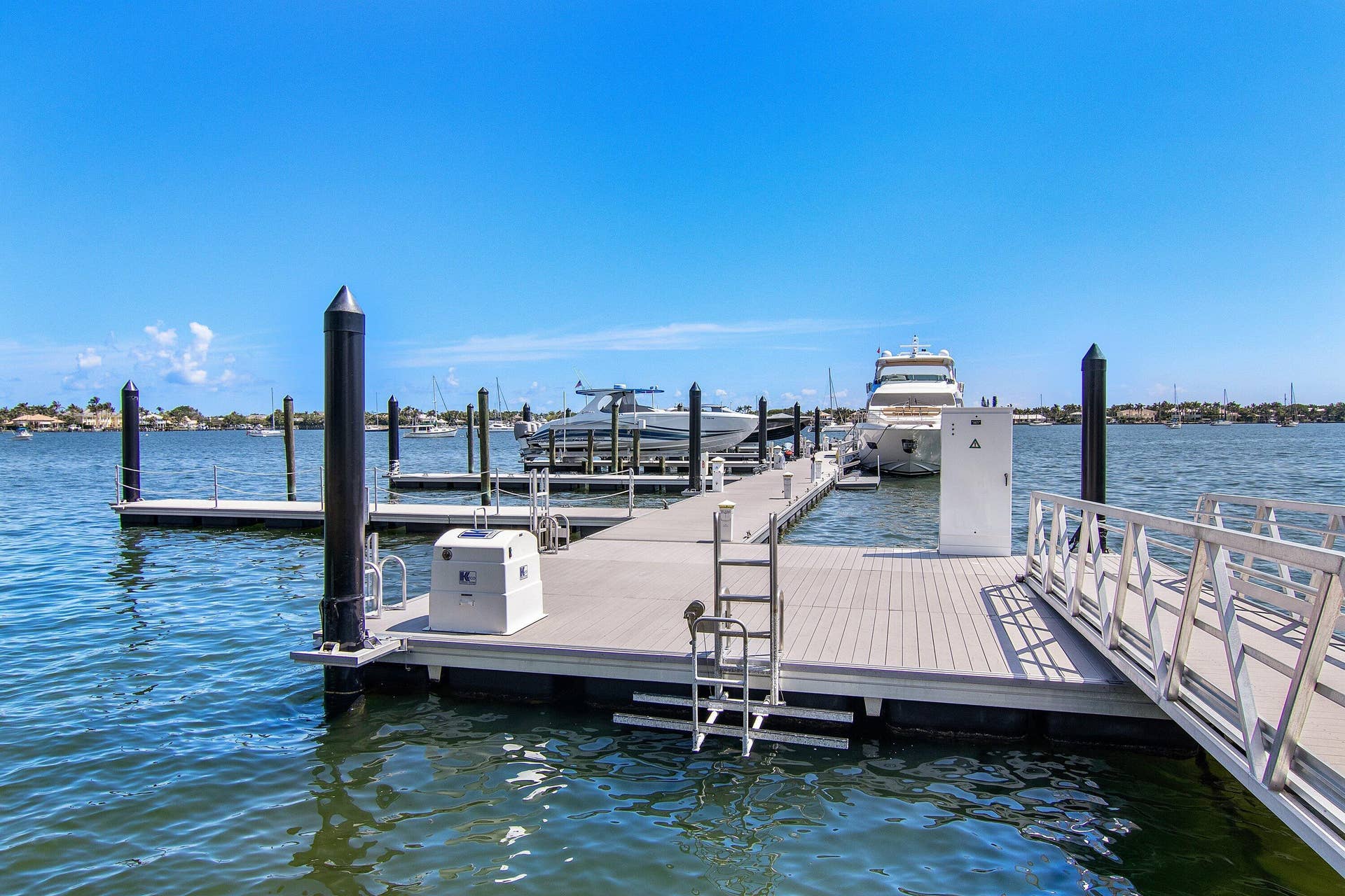 2 Water Club Way, #403, North Palm Beach, FL 33408 Private Day Dock