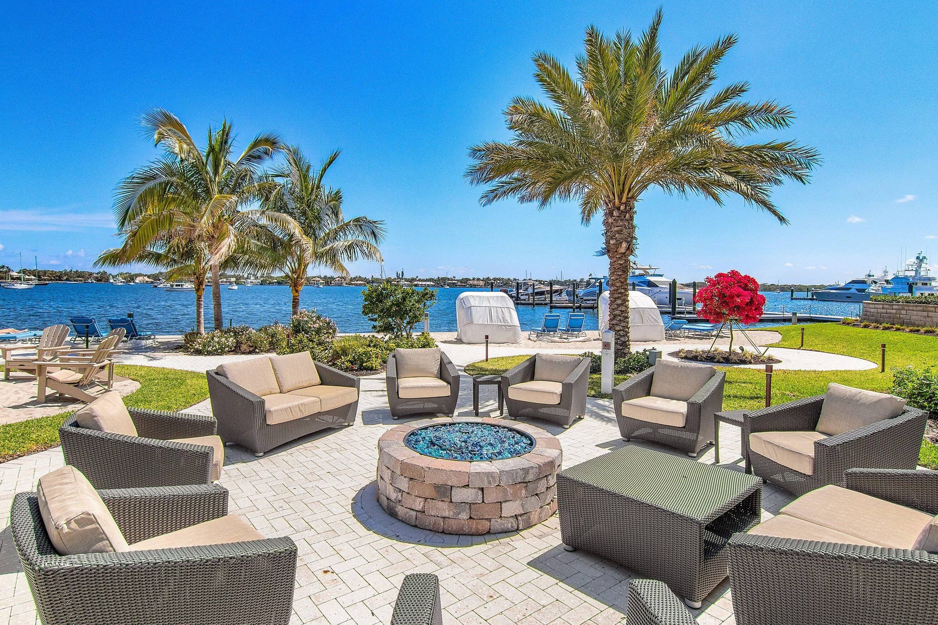 2 Water Club Way, #403, North Palm Beach, FL 33408 Waterfront Firepit