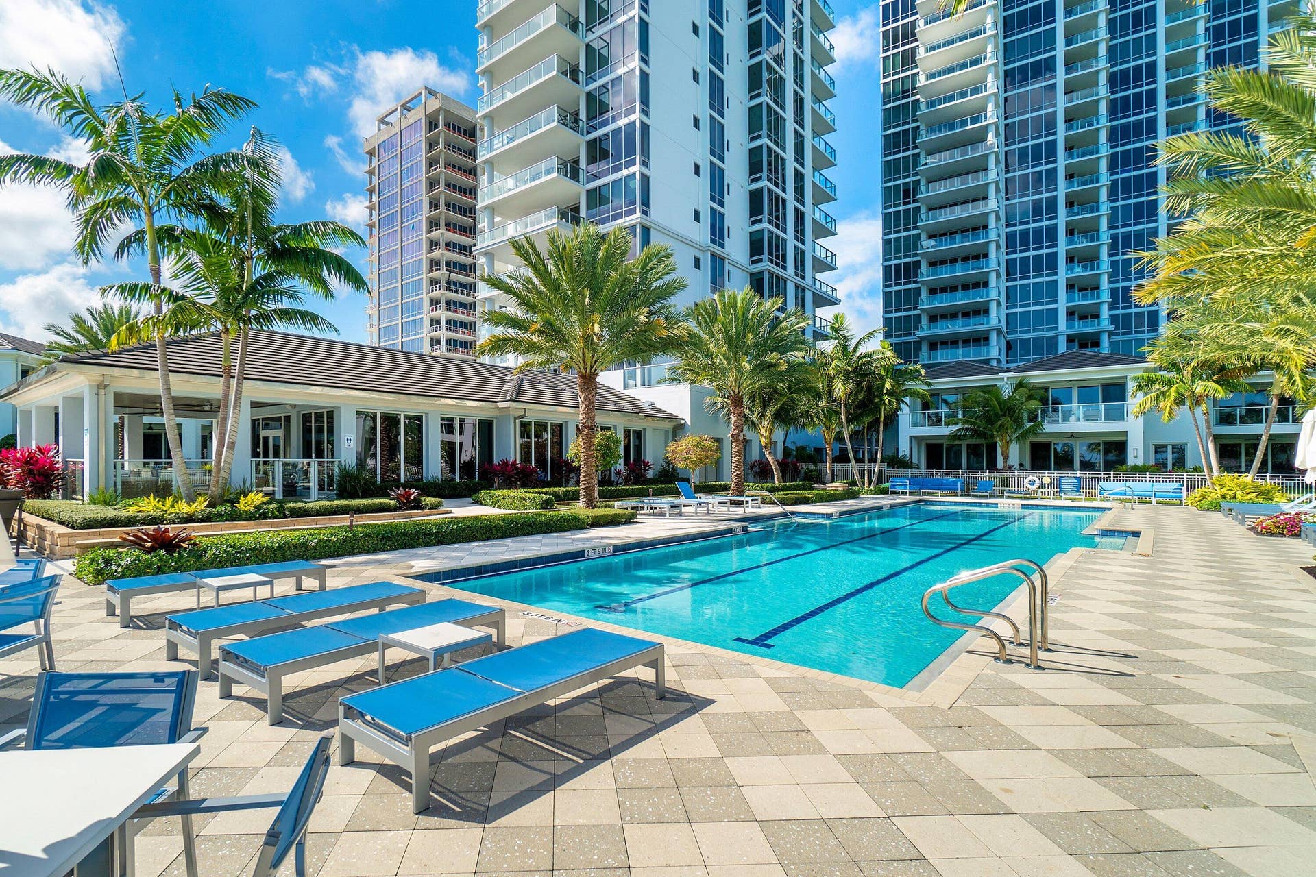 2 Water Club Way, #403, North Palm Beach, FL 33408 Expansive Pool Deck