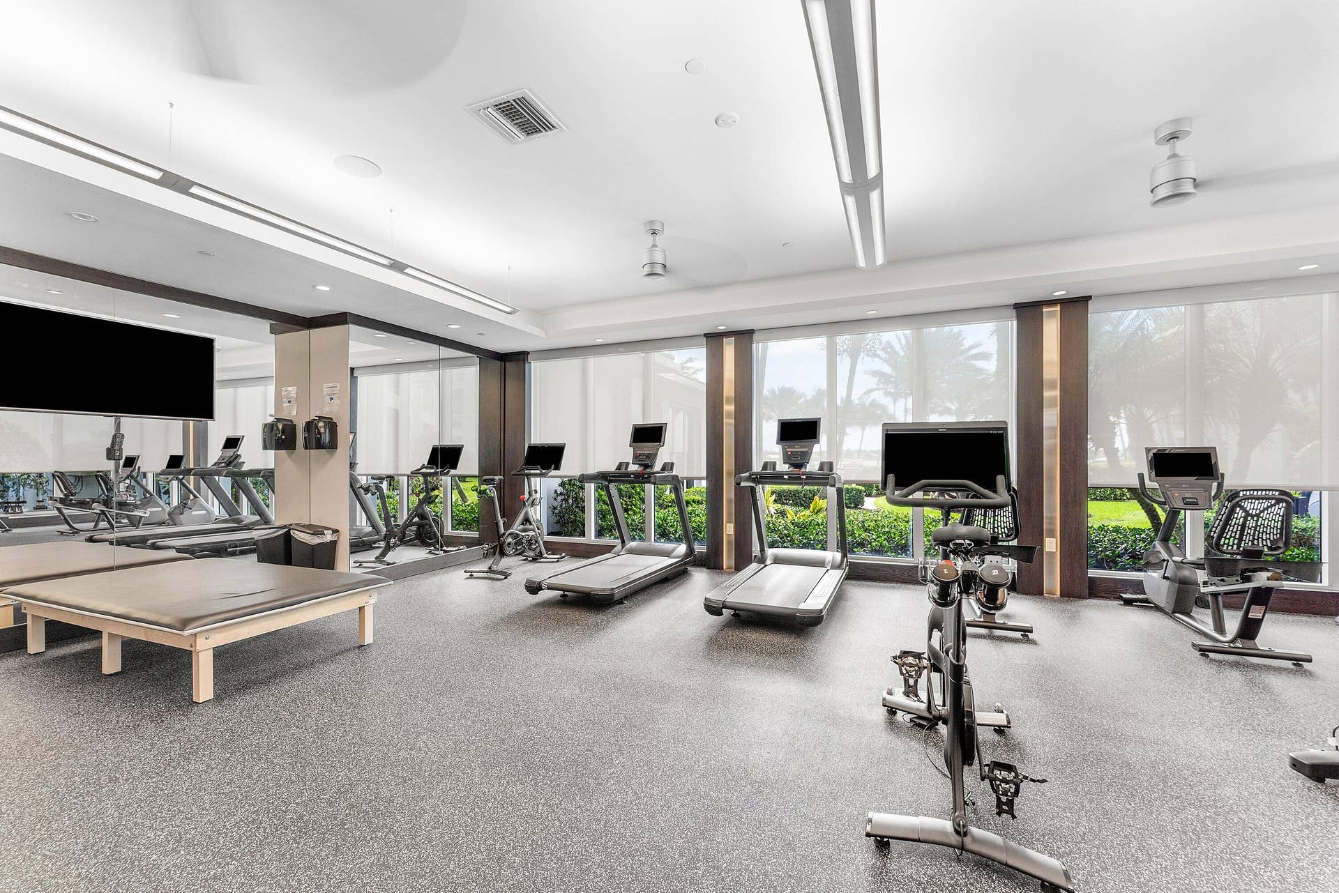 2 Water Club Way, #403, North Palm Beach, FL 33408 Fitness Center w New Equipment
