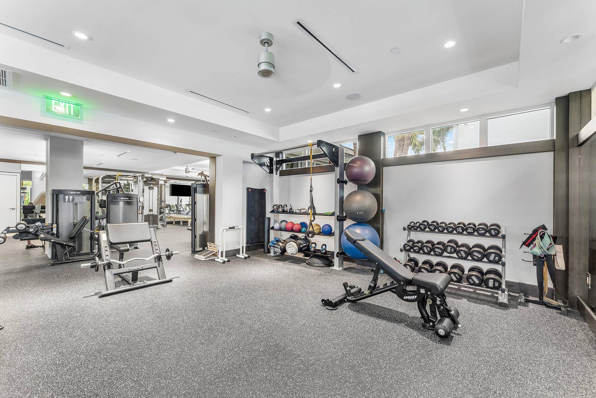 2 Water Club Way, #403, North Palm Beach, FL 33408 Fitness Center w New Equipment