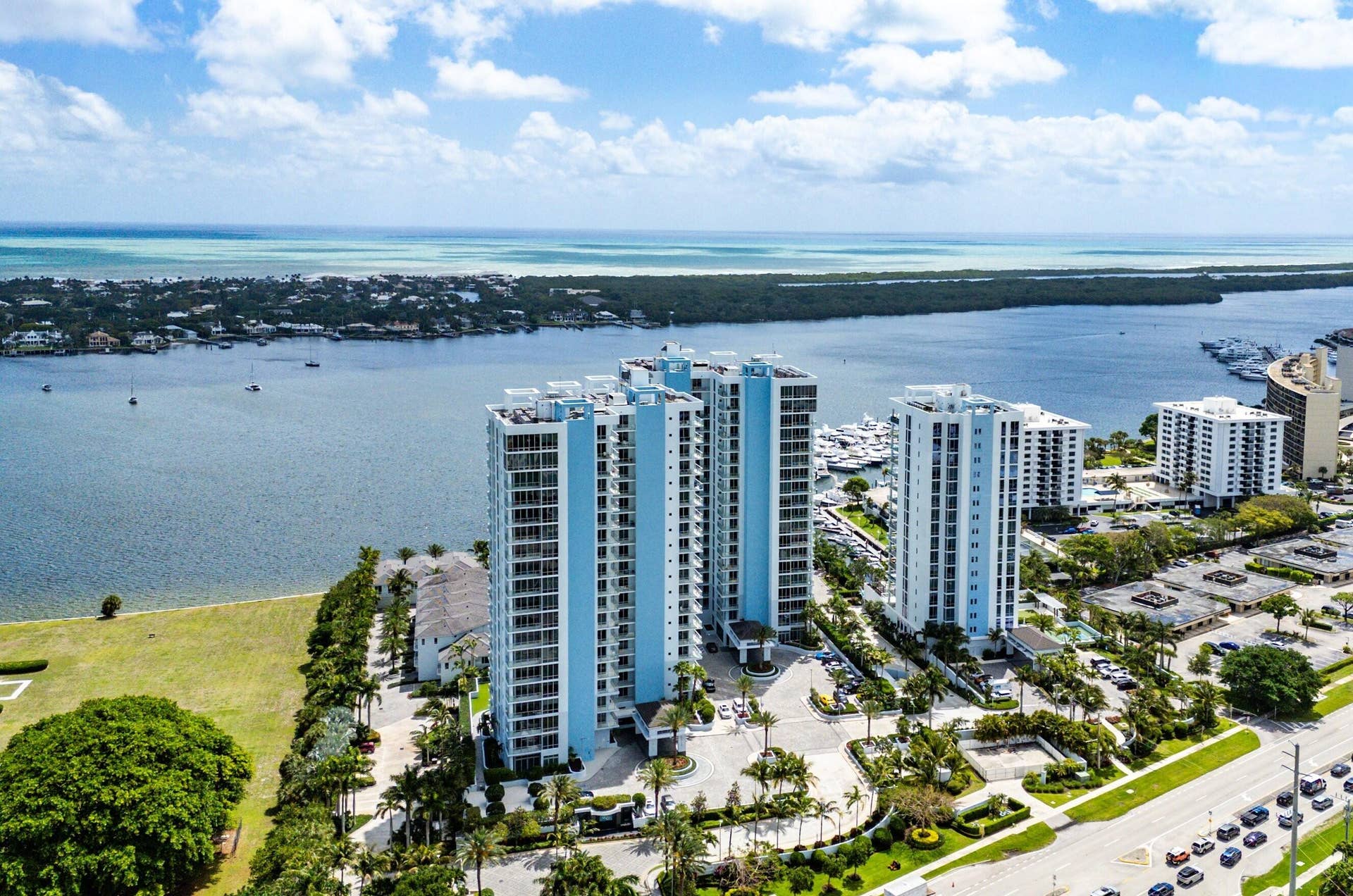 2 Water Club Way, #403, North Palm Beach, FL 33408 Direct Intracoastal