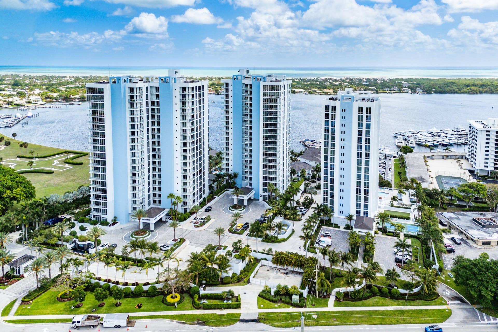 2 Water Club Way, #403, North Palm Beach, FL 33408 Direct Intracoastal