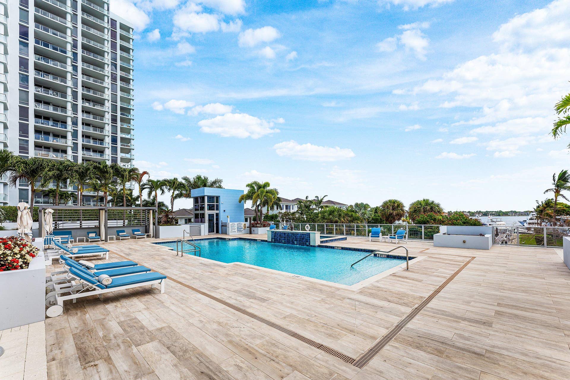 2 Water Club Way, #403, North Palm Beach, FL 33408 Expansive Pool Deck w Spa