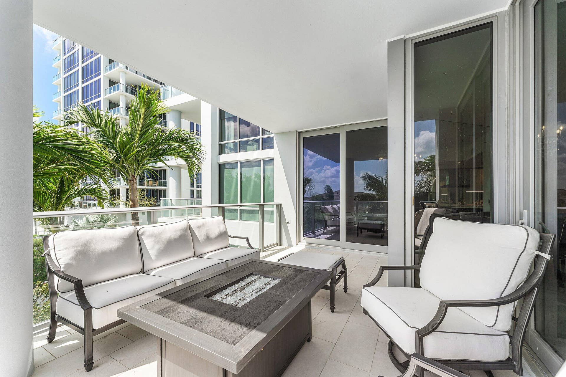 2 Water Club Way, #403, North Palm Beach, FL 33408 Extensive Private Balcony