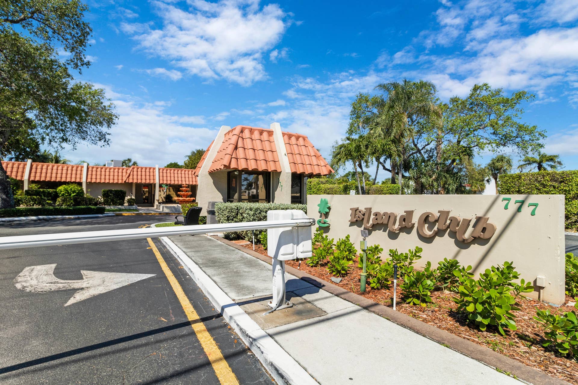 777 S Federal Highway, #Rp907, Pompano Beach, FL 33062 MANNED GUARD GATE