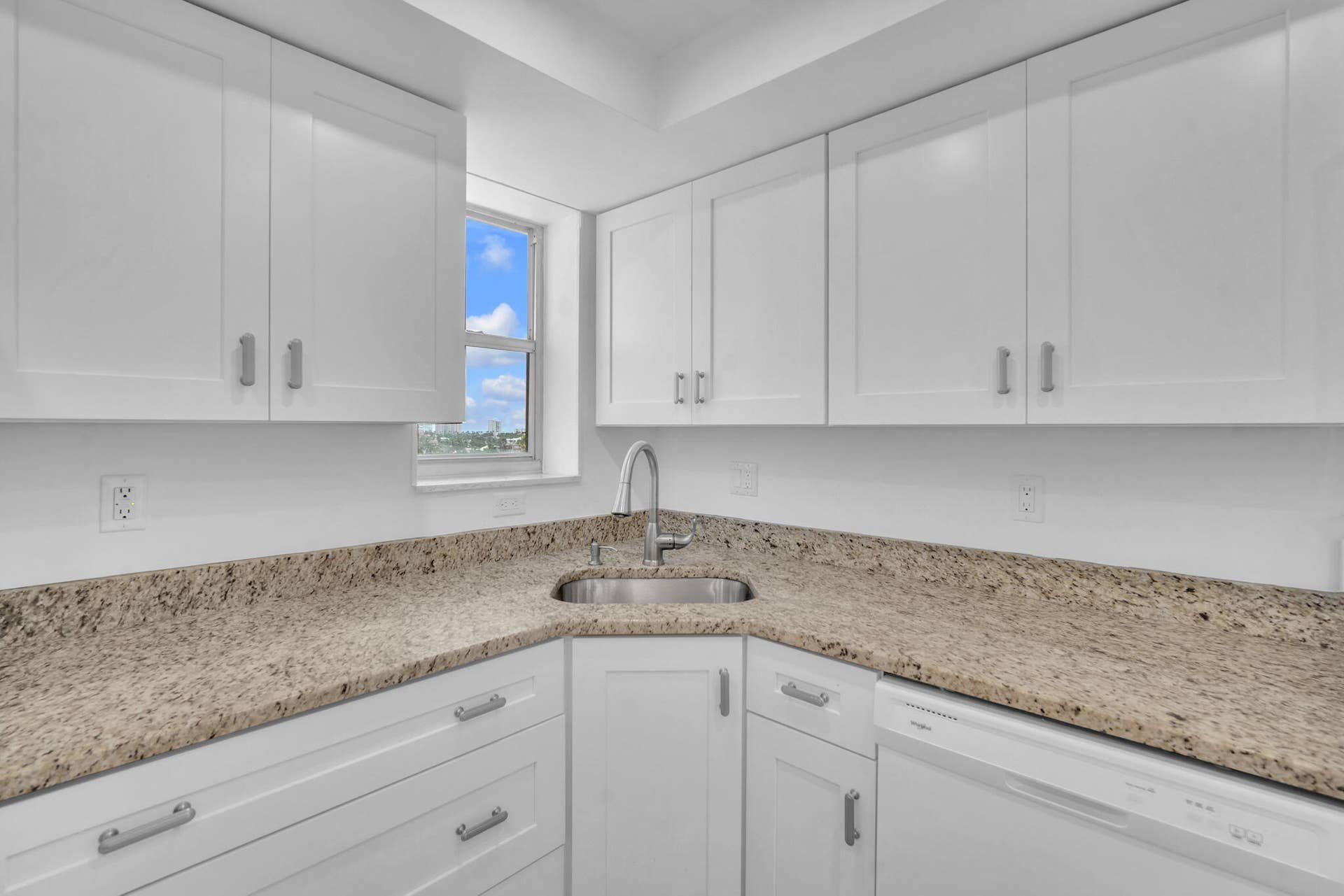 777 S Federal Highway, #Rp907, Pompano Beach, FL 33062 14-web-or-mls-DSC04312