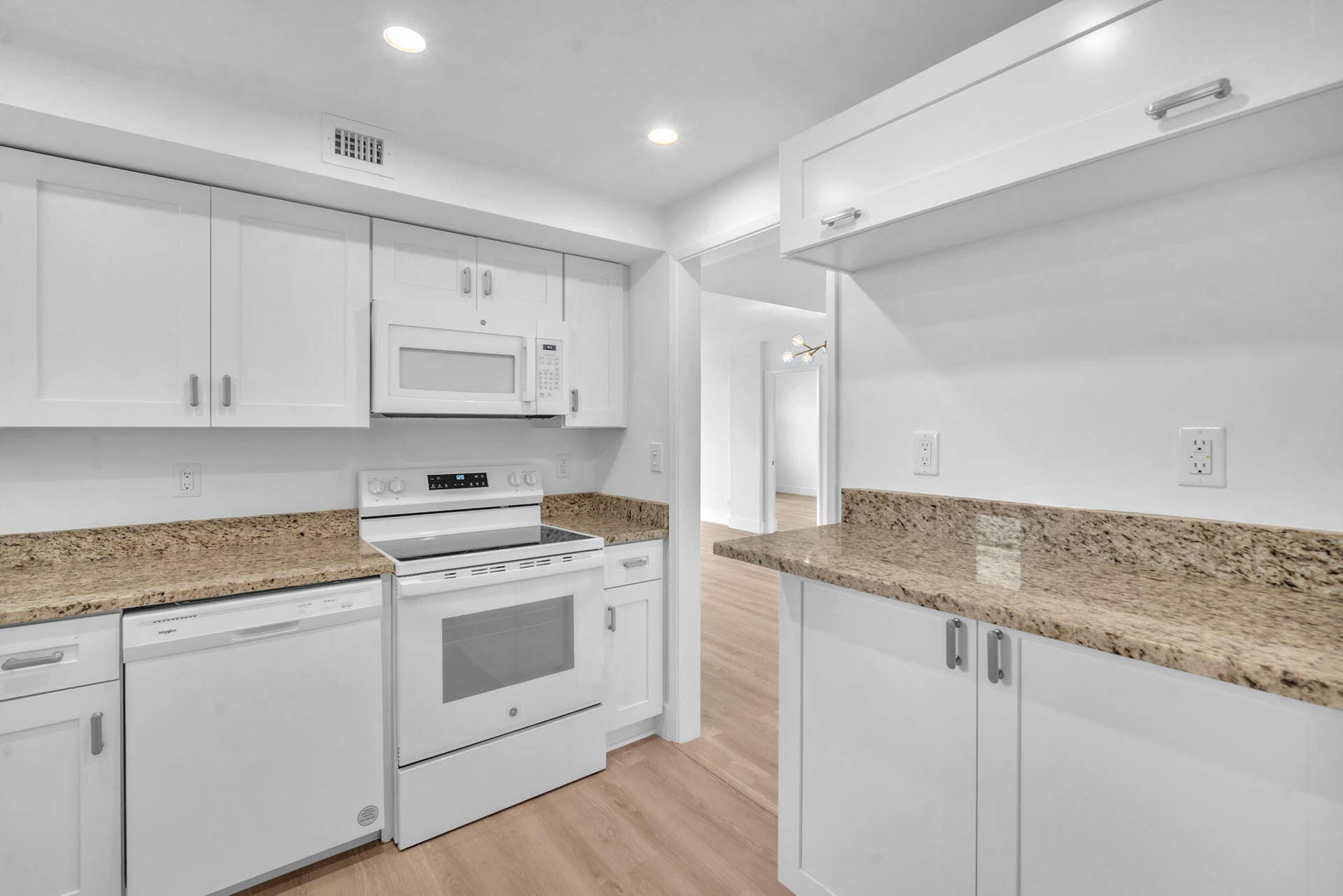 777 S Federal Highway, #Rp907, Pompano Beach, FL 33062 16-web-or-mls-DSC04318