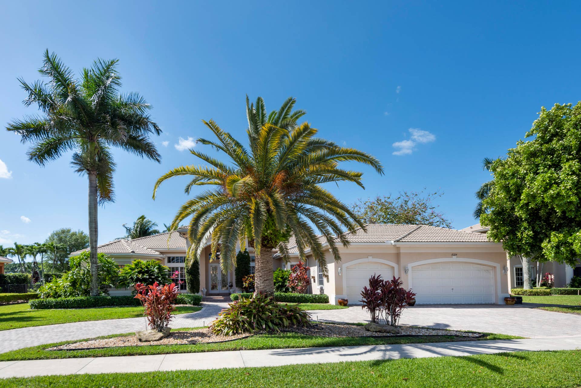 15234 SW 40th Street, Davie, FL 33331 Front view with 3 car garage