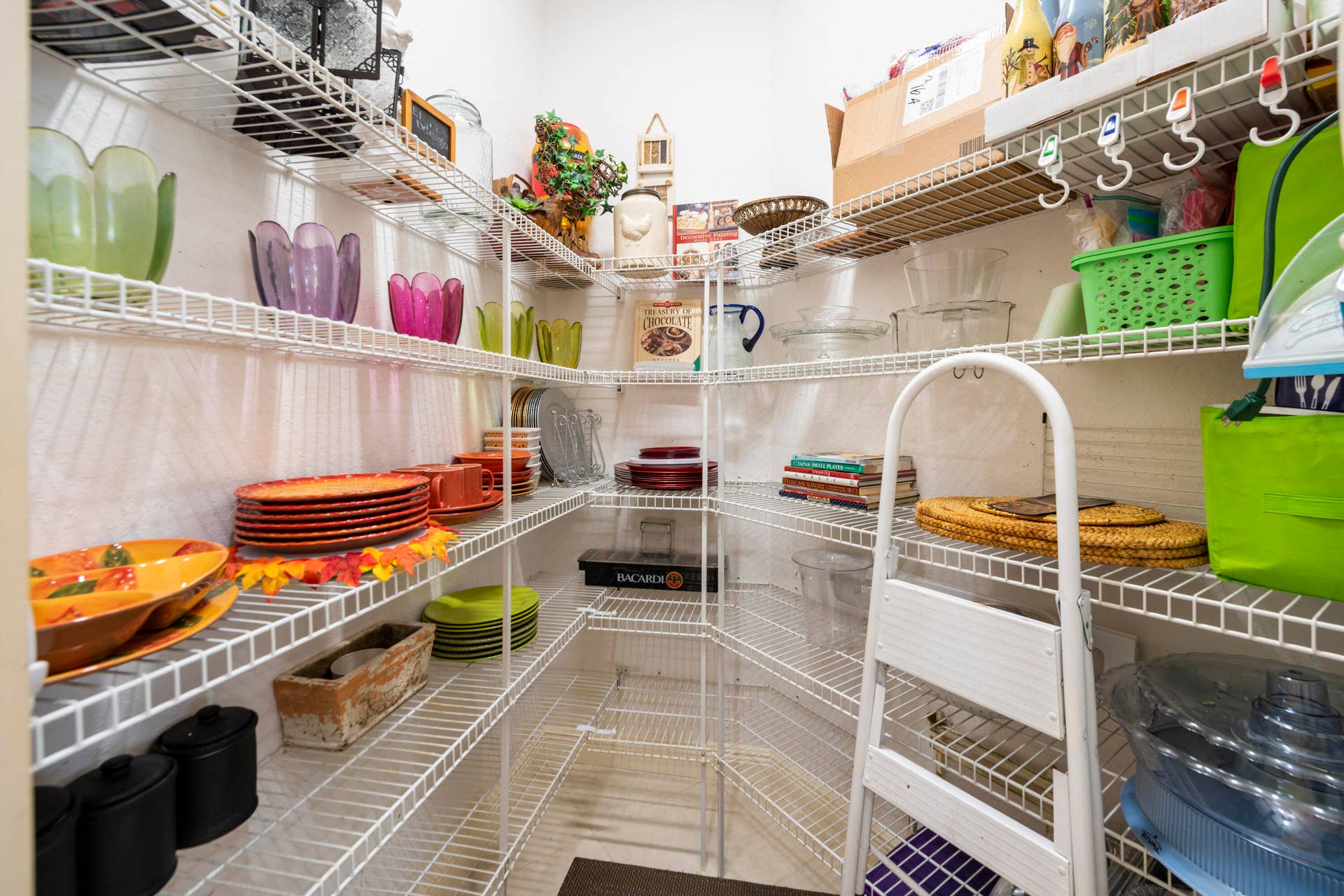 15234 SW 40th Street, Davie, FL 33331 Walk-in Pantry