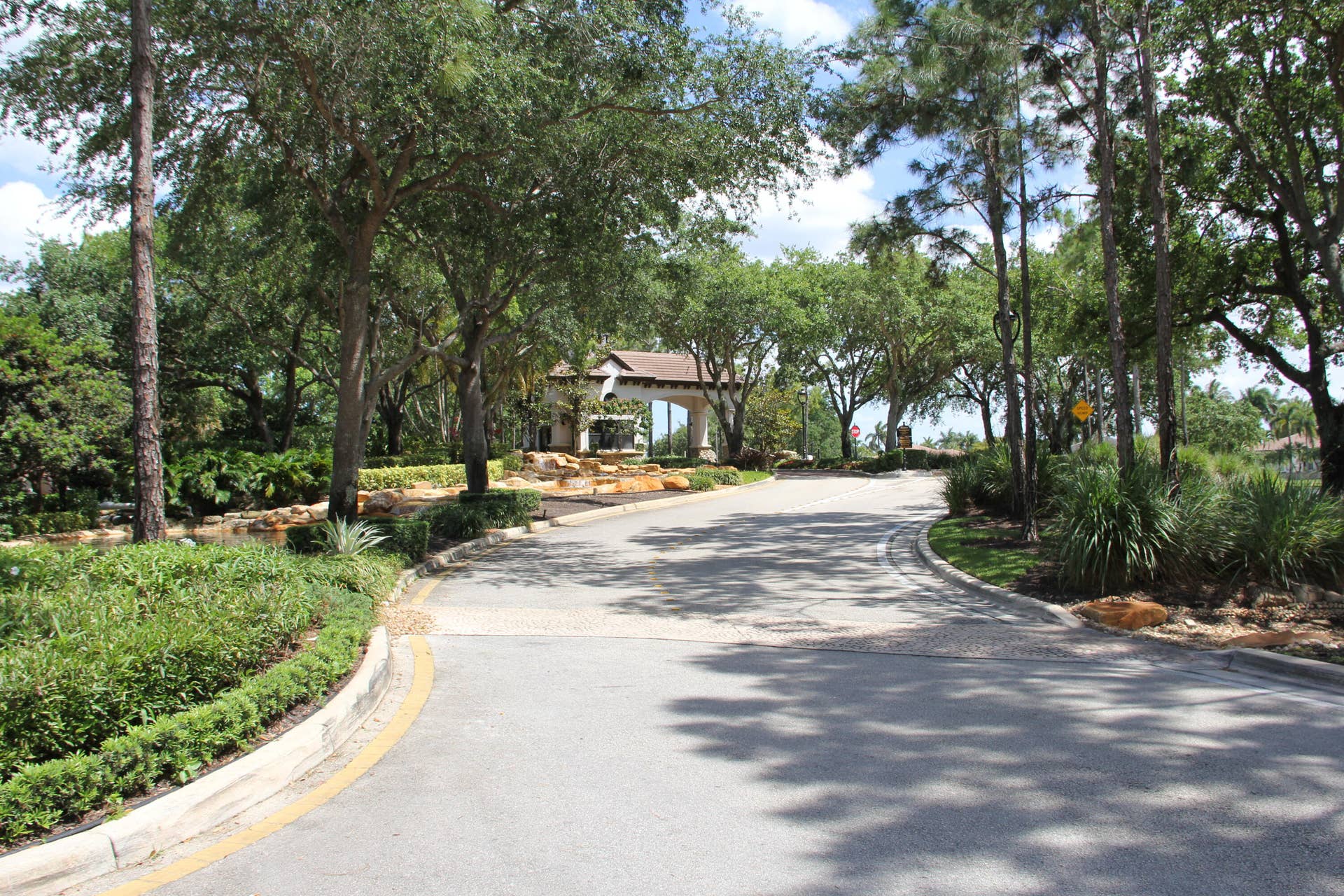 15234 SW 40th Street, Davie, FL 33331 Community Entrance