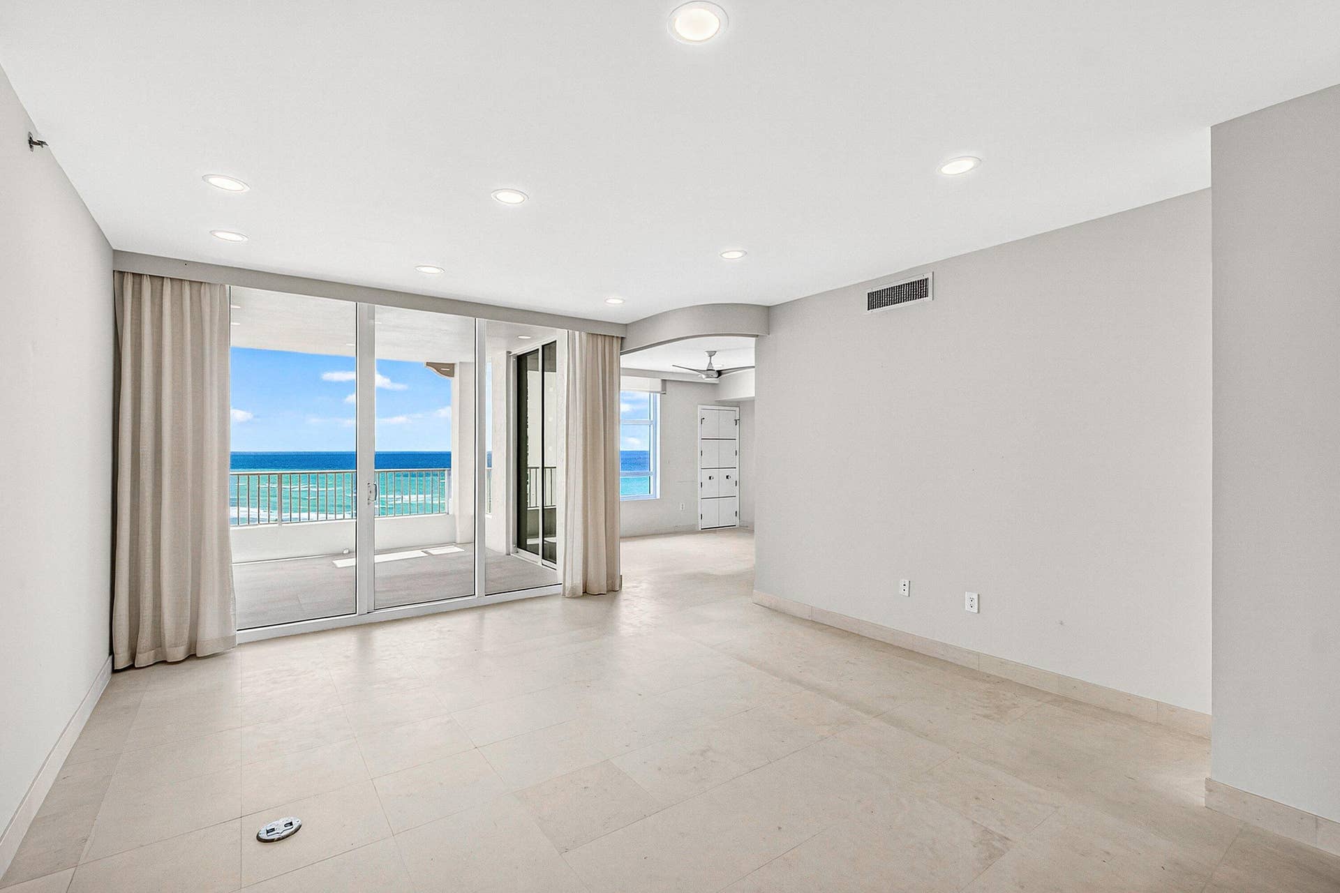 FOREVER VIEWS IN EVERY ROOM