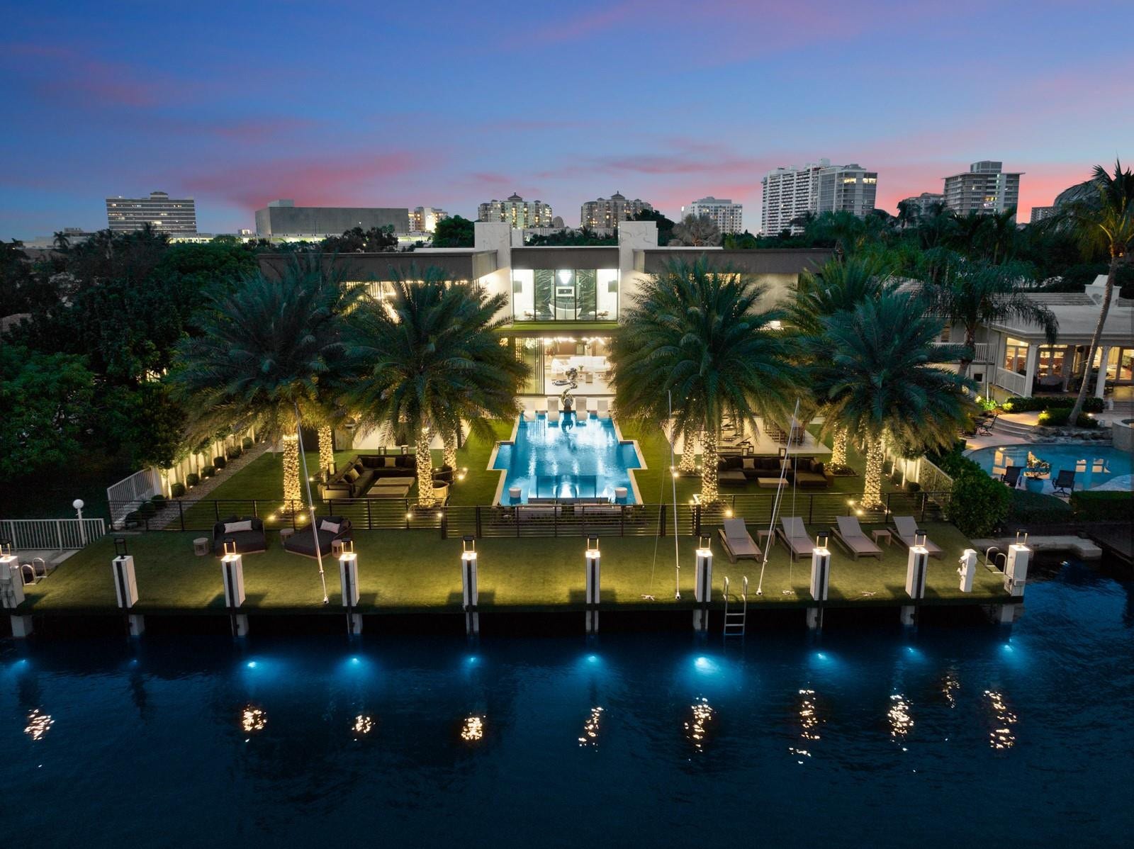 671 Middle River Drive, Fort Lauderdale, FL 33304 private resort backyard