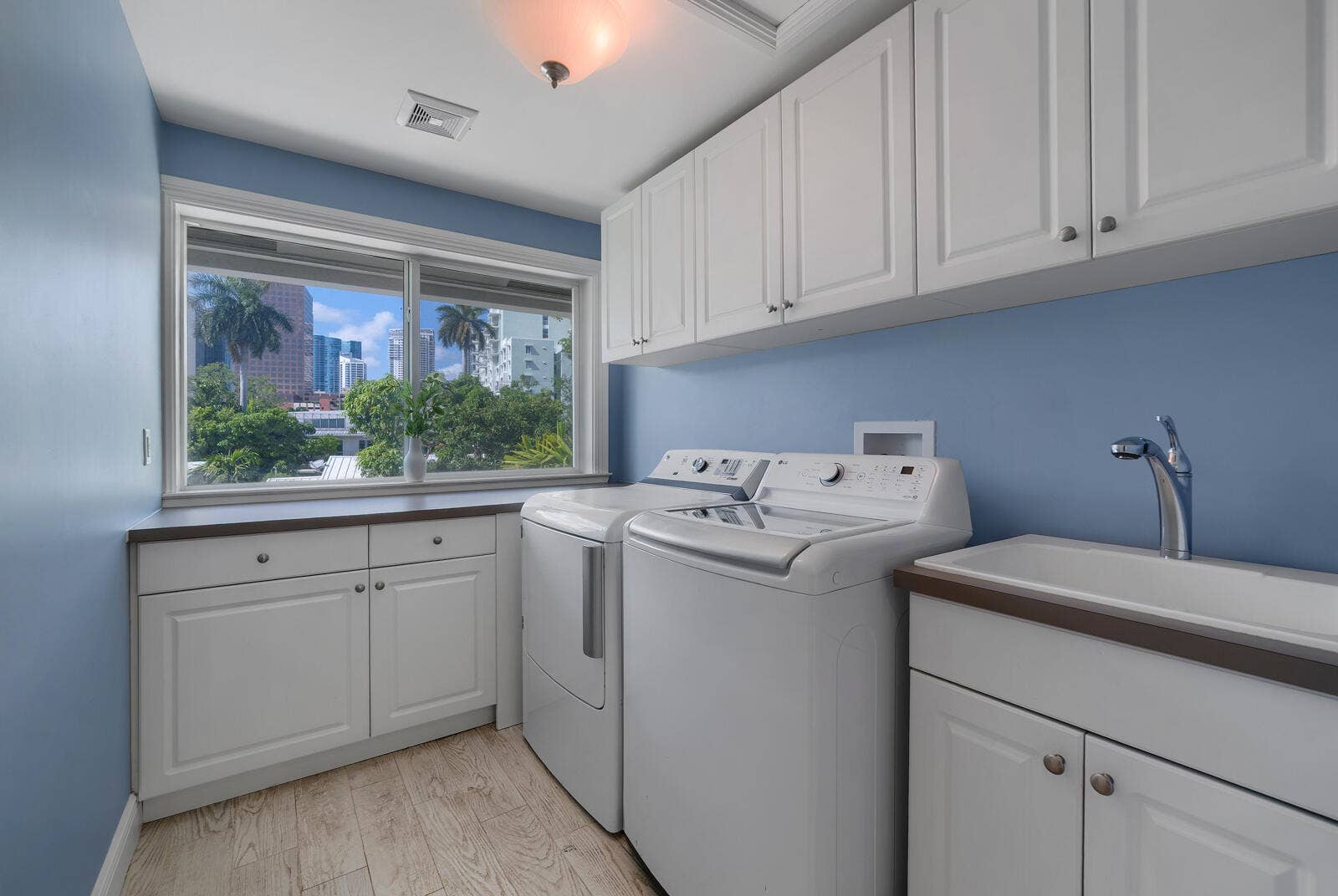 216 SE 10th Street, Fort Lauderdale, FL 33316 33
