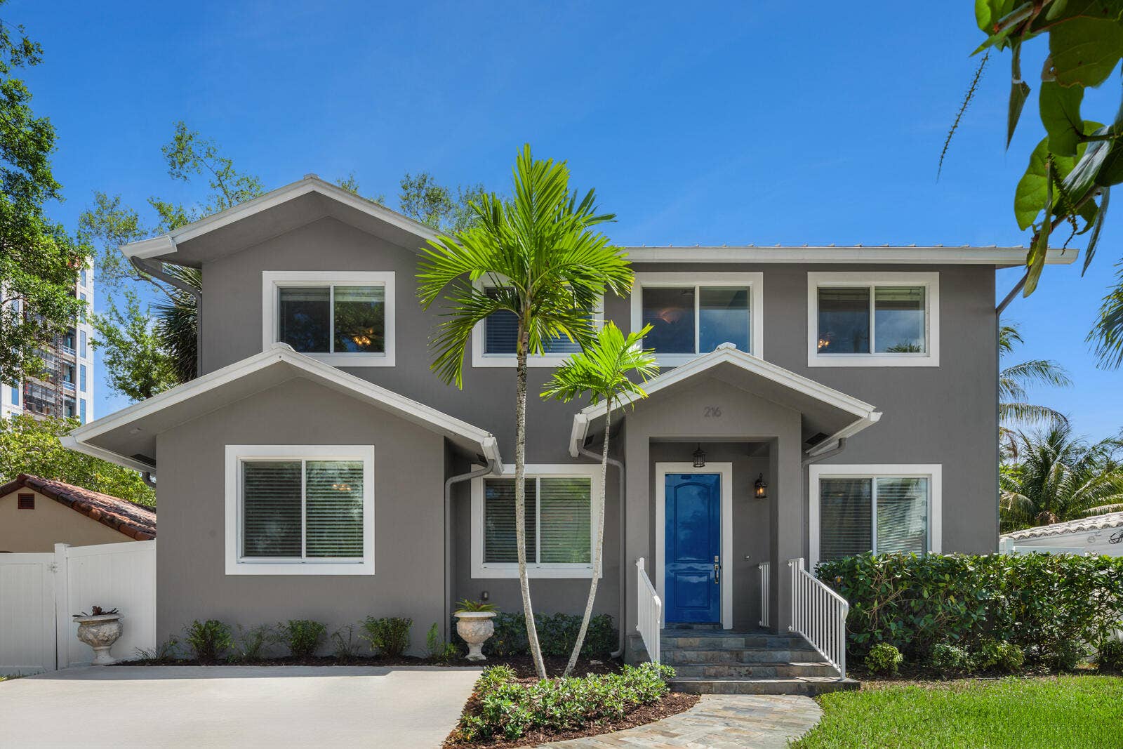 216 SE 10th Street, Fort Lauderdale, FL 33316 1