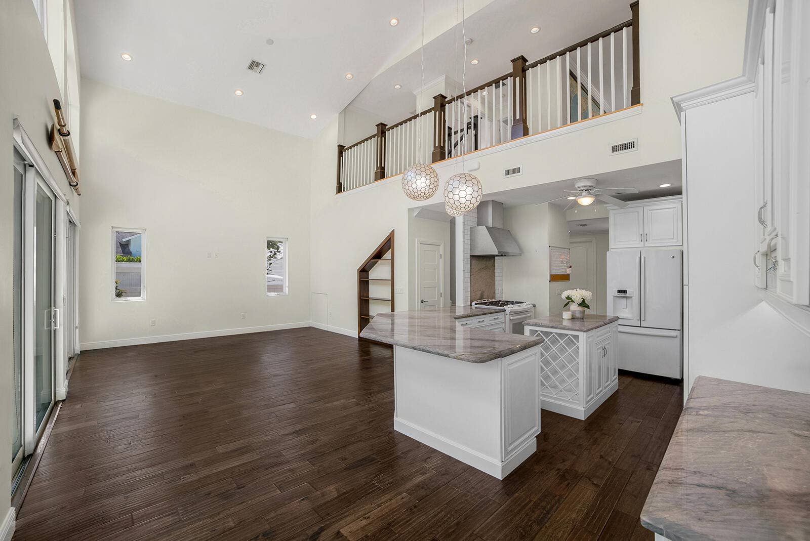 216 SE 10th Street, Fort Lauderdale, FL 33316 5