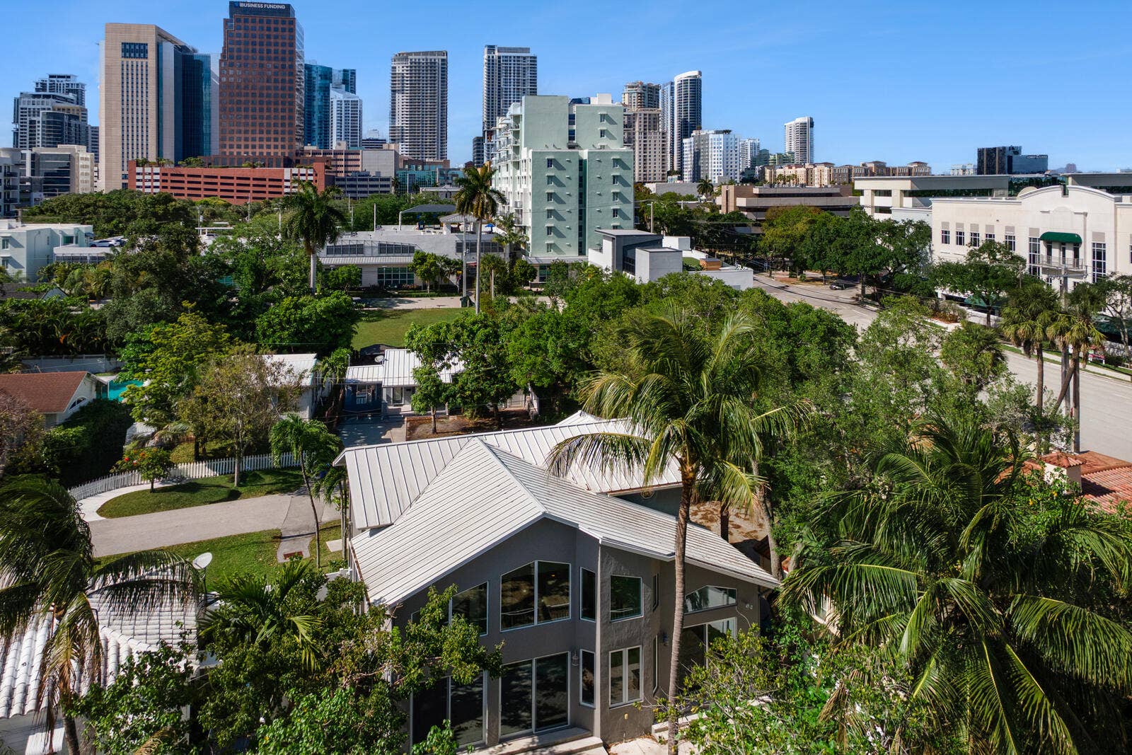 216 SE 10th Street, Fort Lauderdale, FL 33316 38