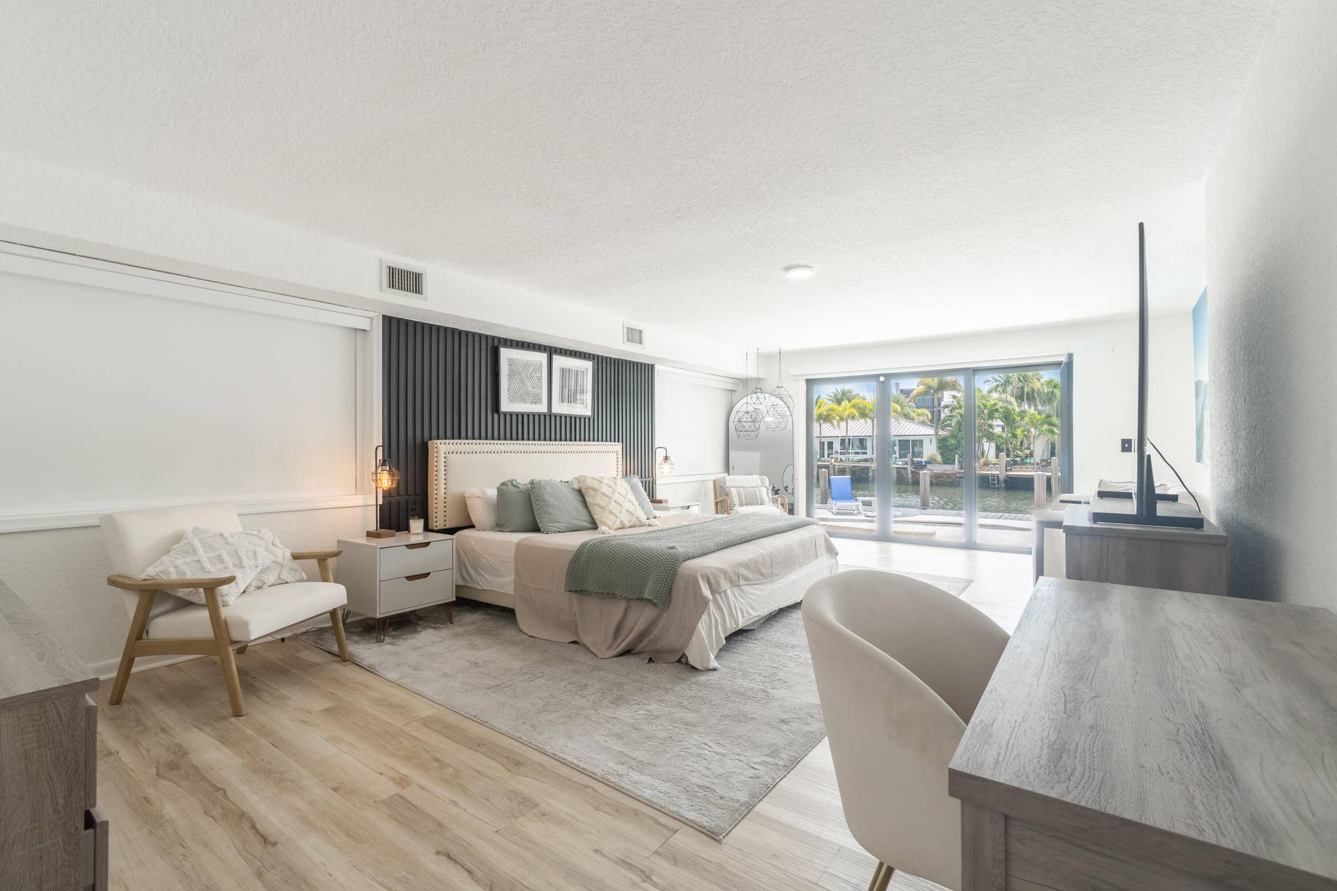 2878 NE 26St-37