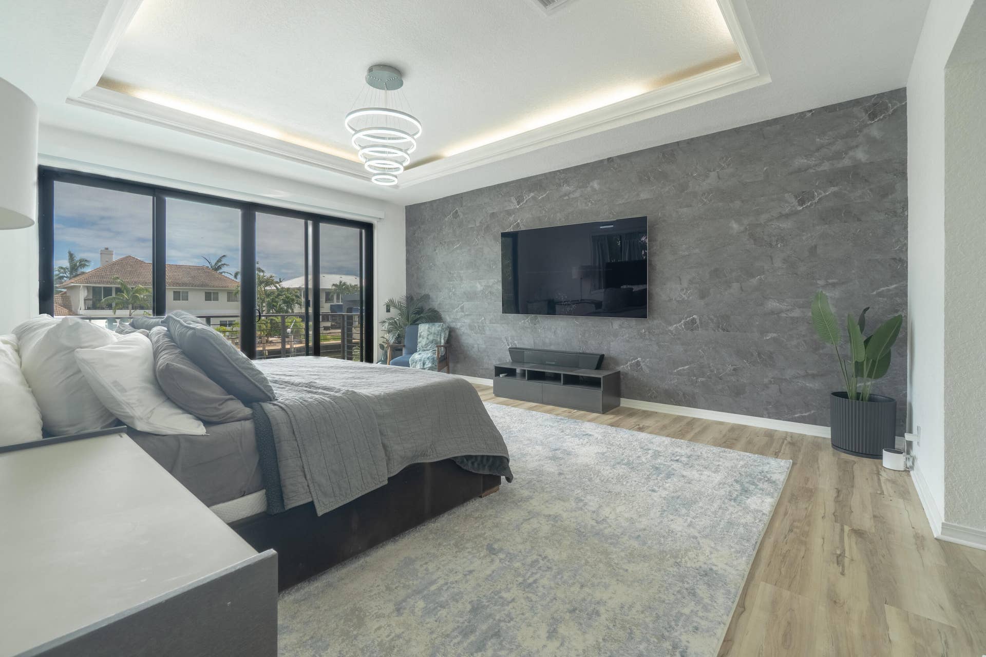 2878 NE 26St-25
