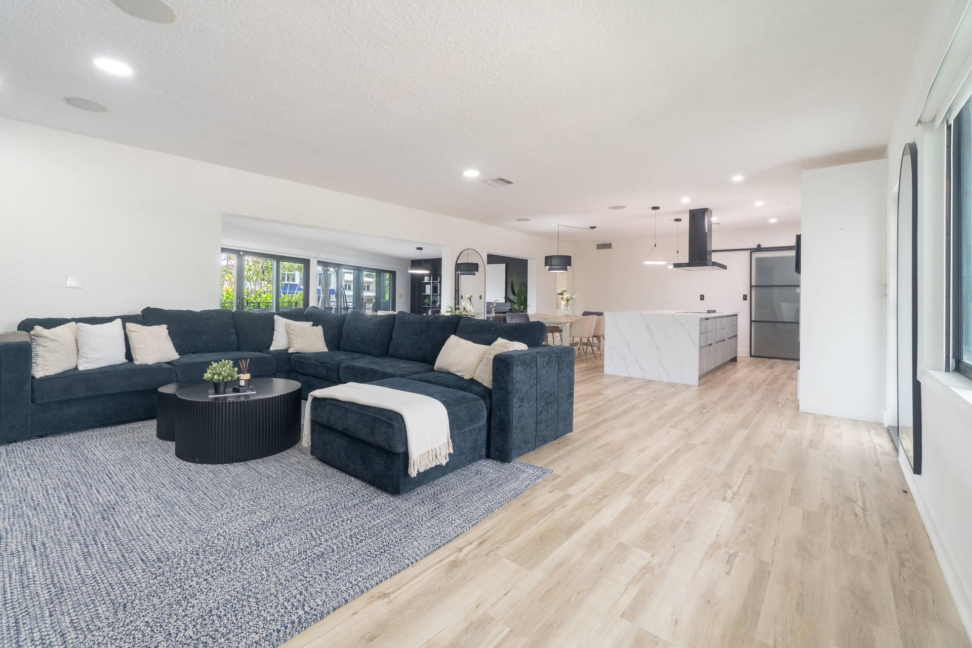 2878 NE 26St-21