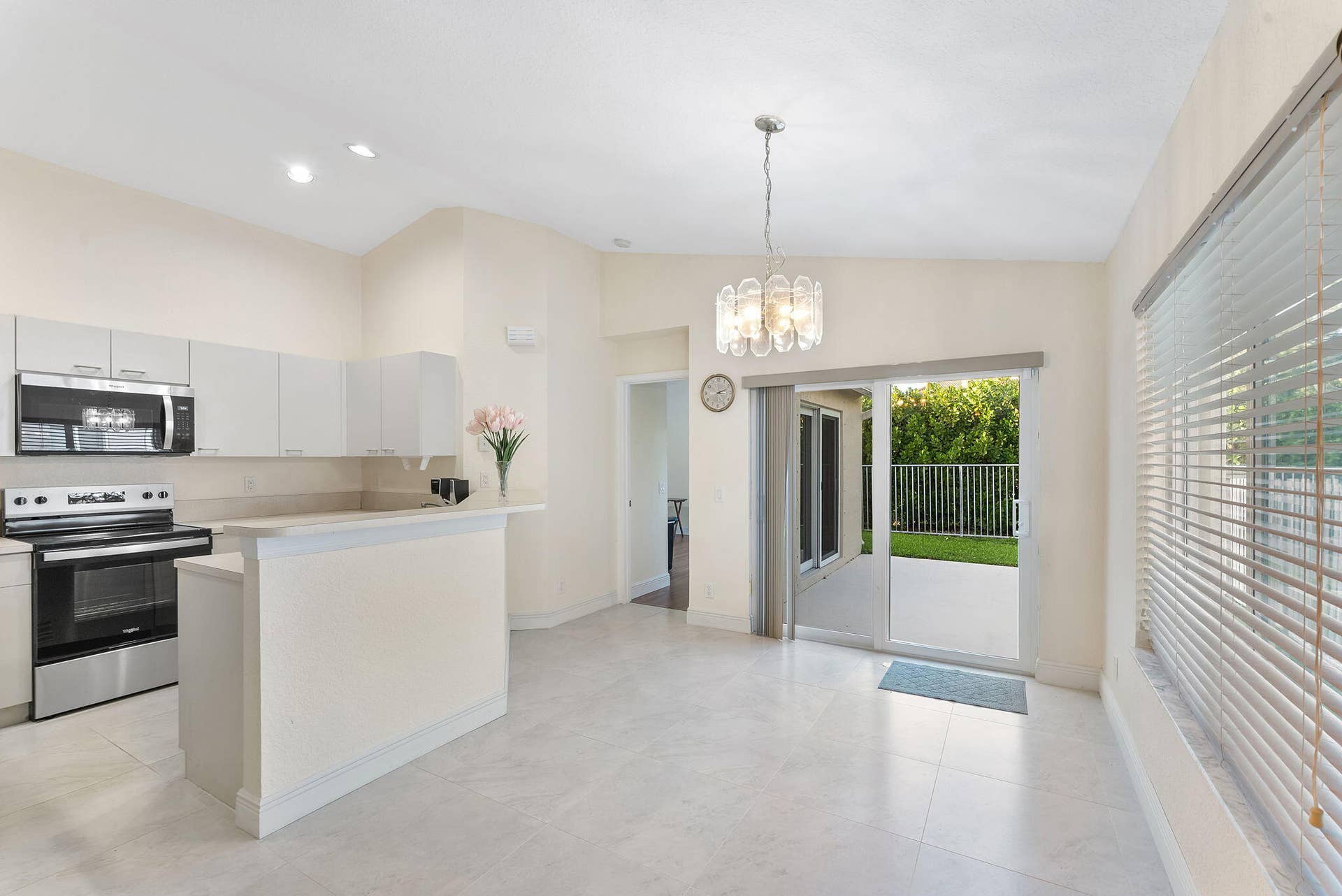 1353 Canary Island Drive, Weston, FL 33327 Dining & Kitchen Area