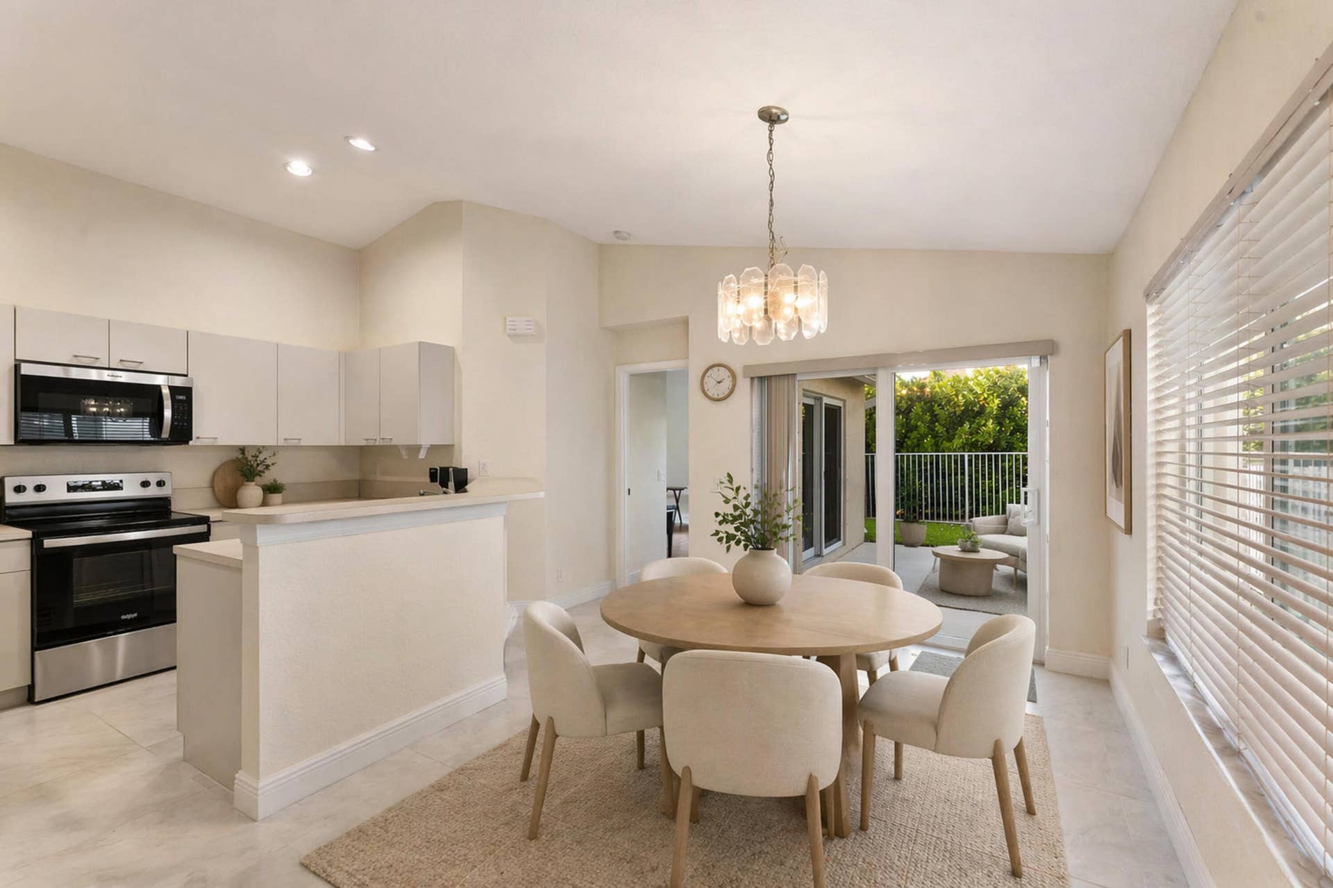 1353 Canary Island Drive, Weston, FL 33327 Staged Dining Area
