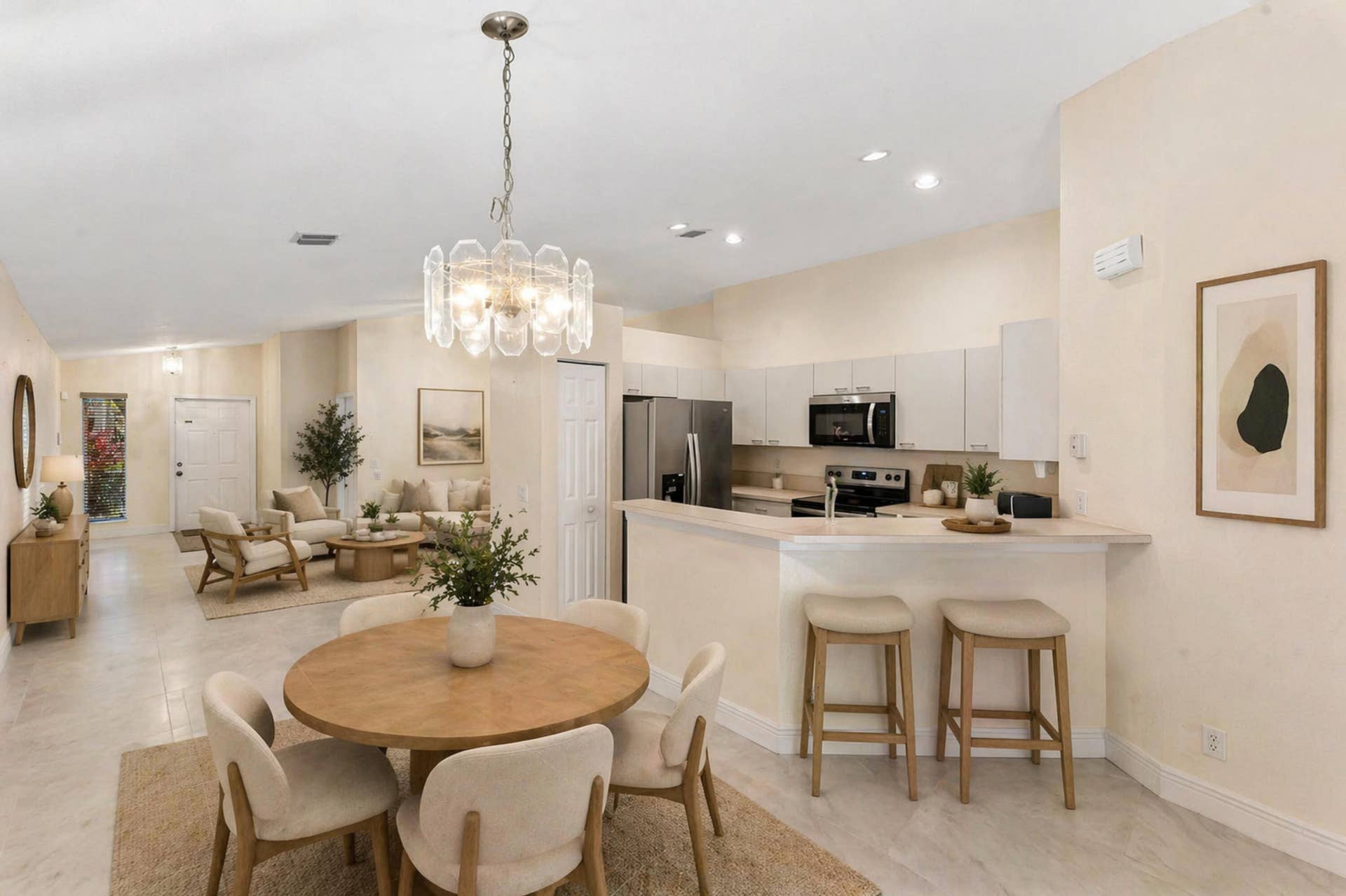 1353 Canary Island Drive, Weston, FL 33327 Staged Dining Area