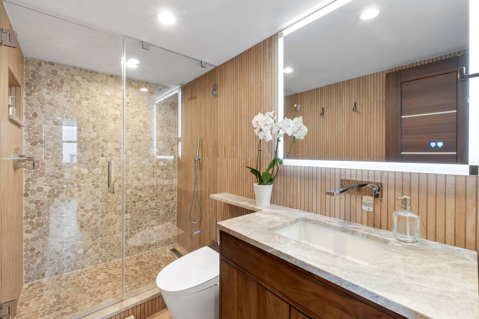 3015 N Ocean Blvd 19F_023