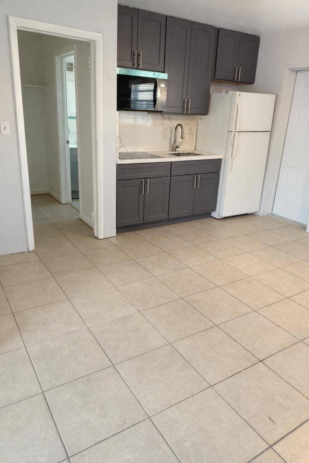 1017 SE 3rd Street, #3, Deerfield Beach, FL 33441 Kitchen