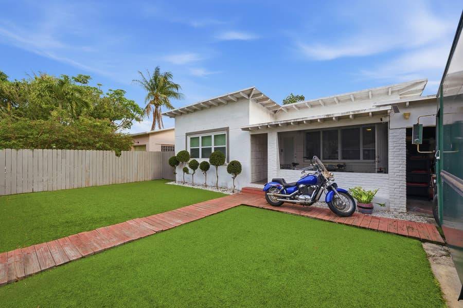 Property photo for 516 SW 15th Street, #1-1, Fort Lauderdale, FL