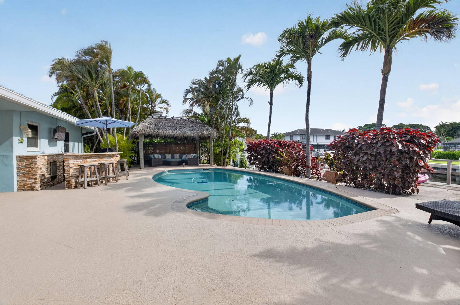 5800 NE 7th Avenue, Boca Raton, FL 33487 Relax under the palm trees