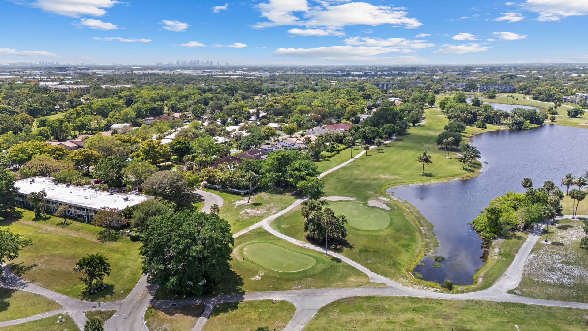 55-web-or-mls-1114 W Cypress Dr, Pompano