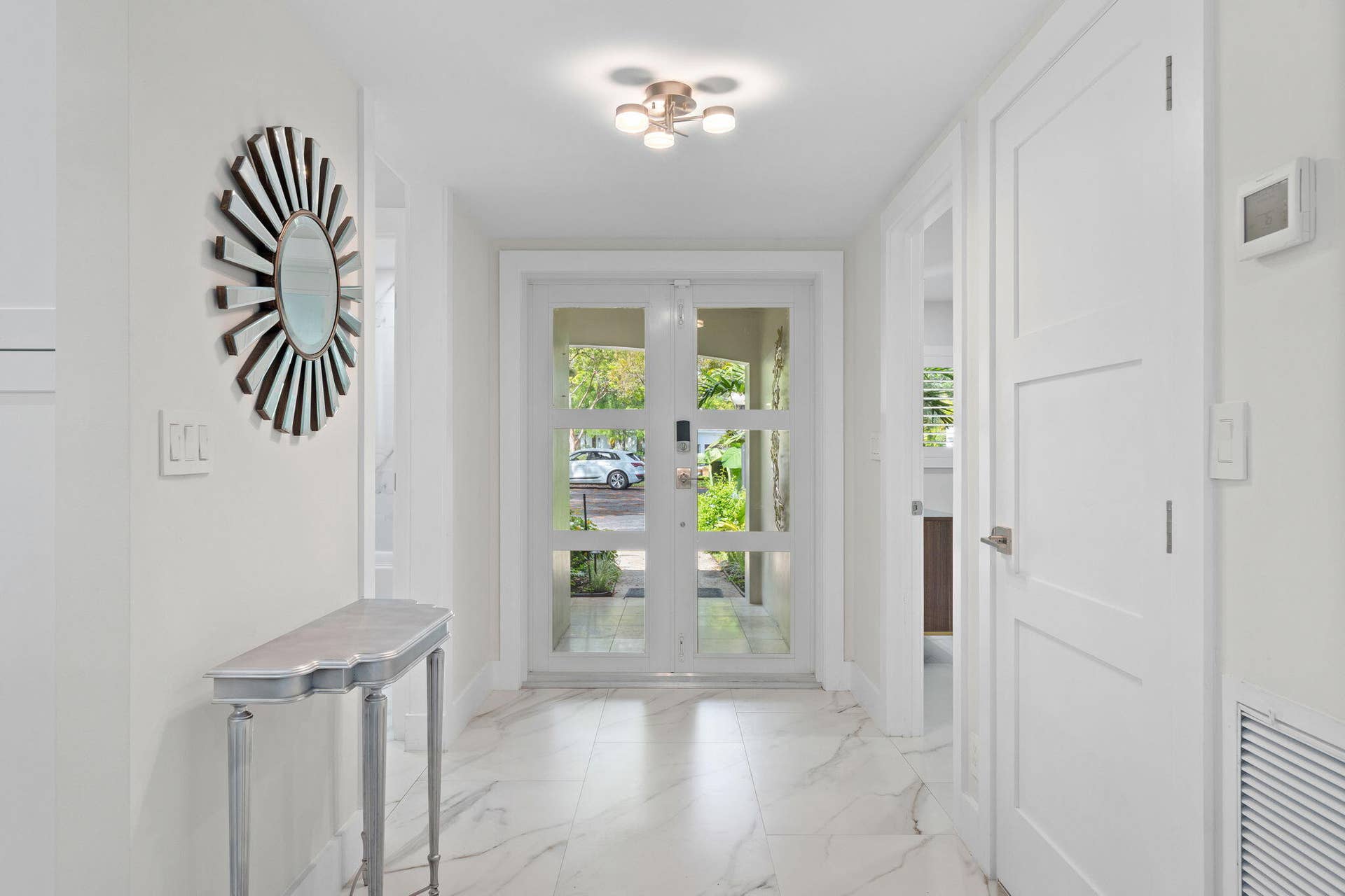 32-web-or-mls-1114 W Cypress Dr, Pompano