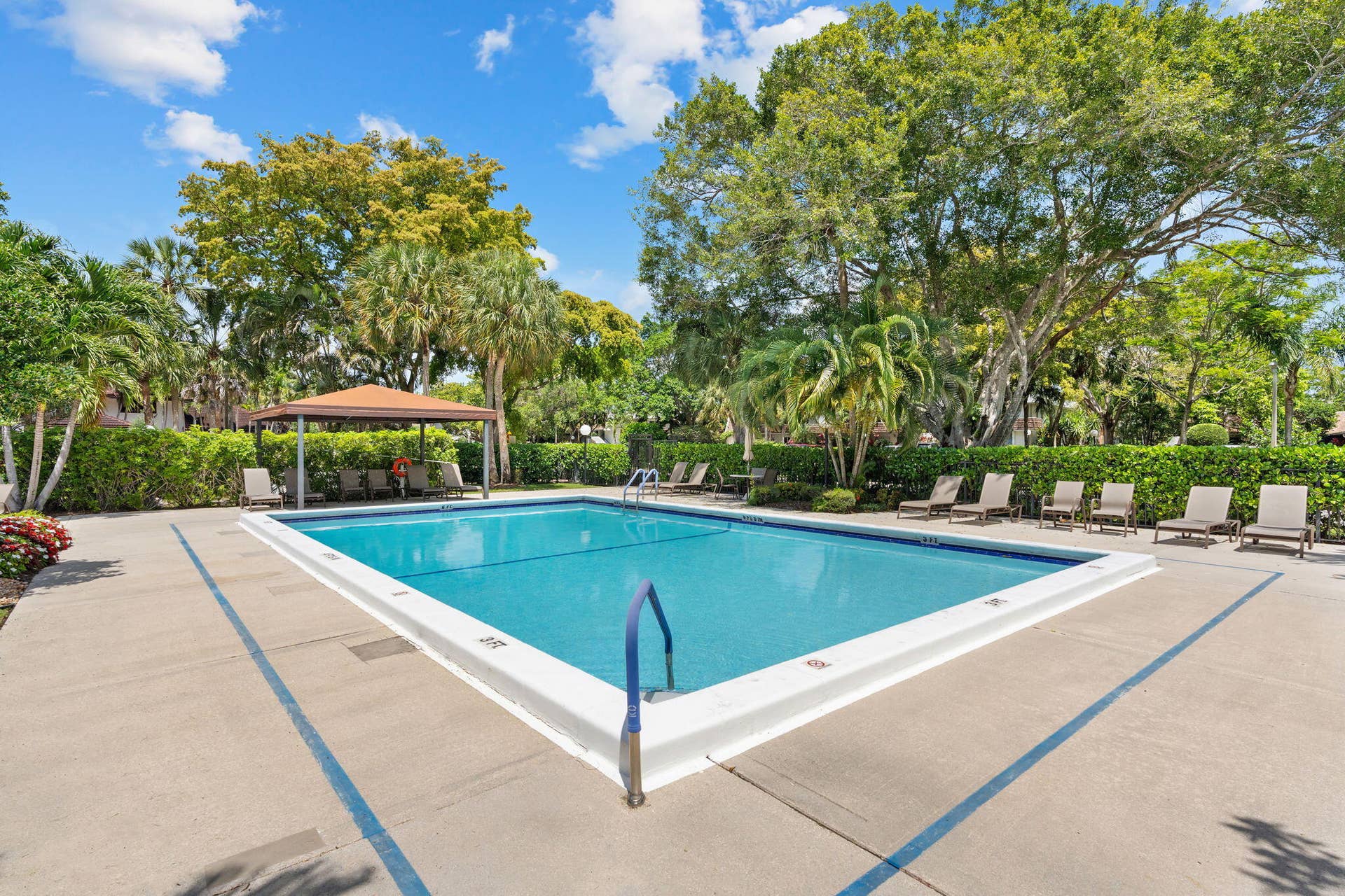 58-web-or-mls-1114 W Cypress Dr, Pompano