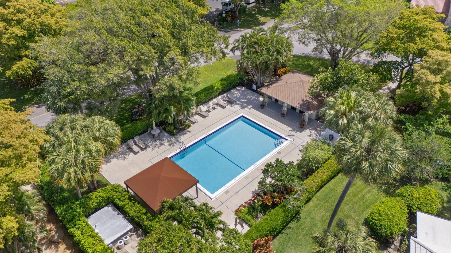 56-web-or-mls-1114 W Cypress Dr, Pompano
