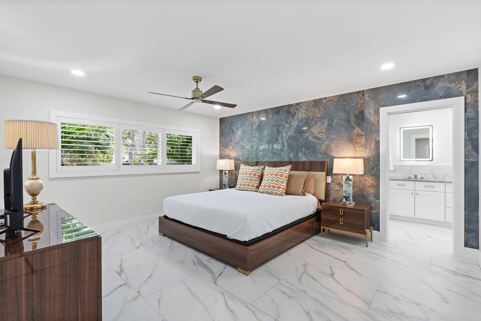 10-web-or-mls-1114 W Cypress Dr, Pompano