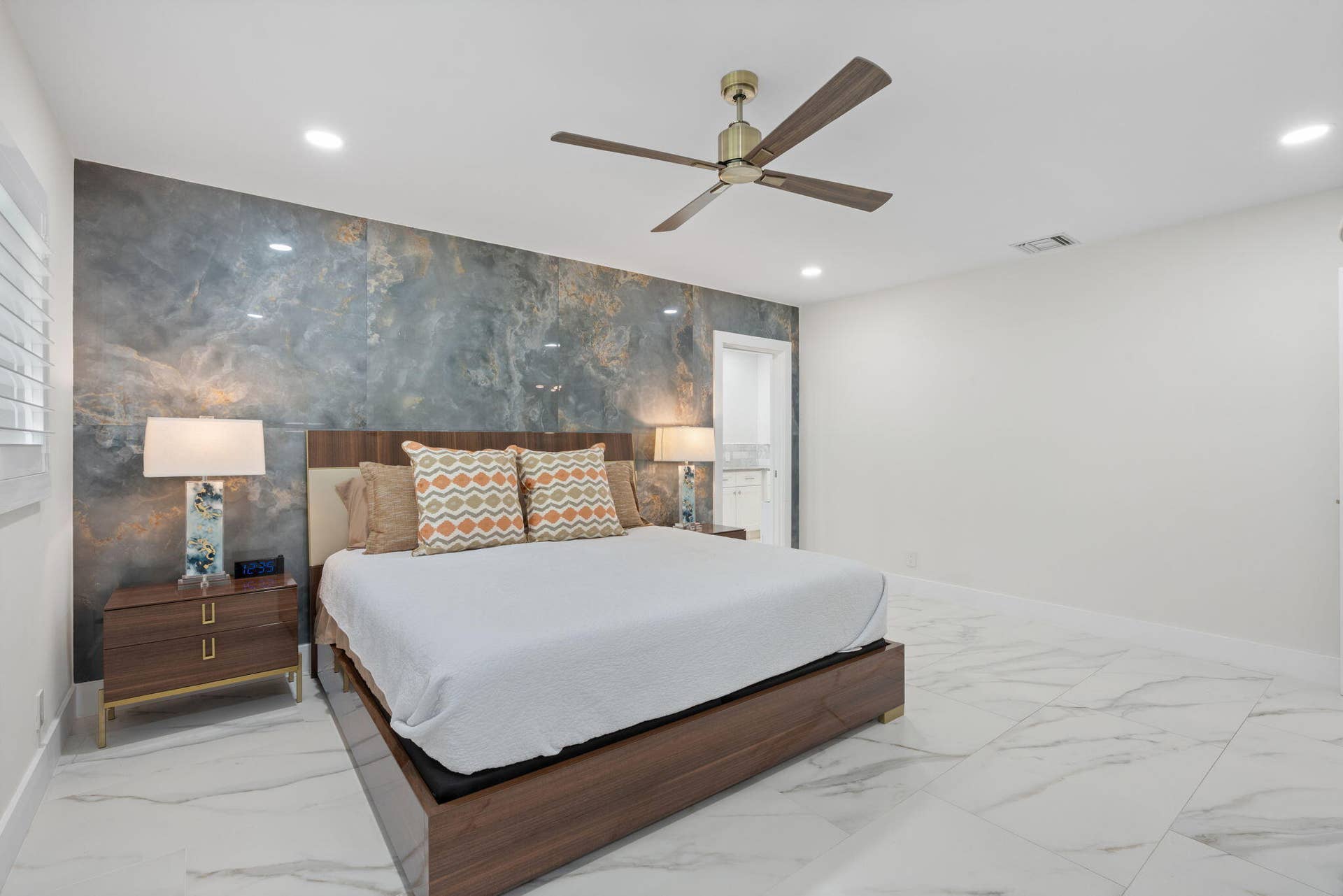 11-web-or-mls-1114 W Cypress Dr, Pompano