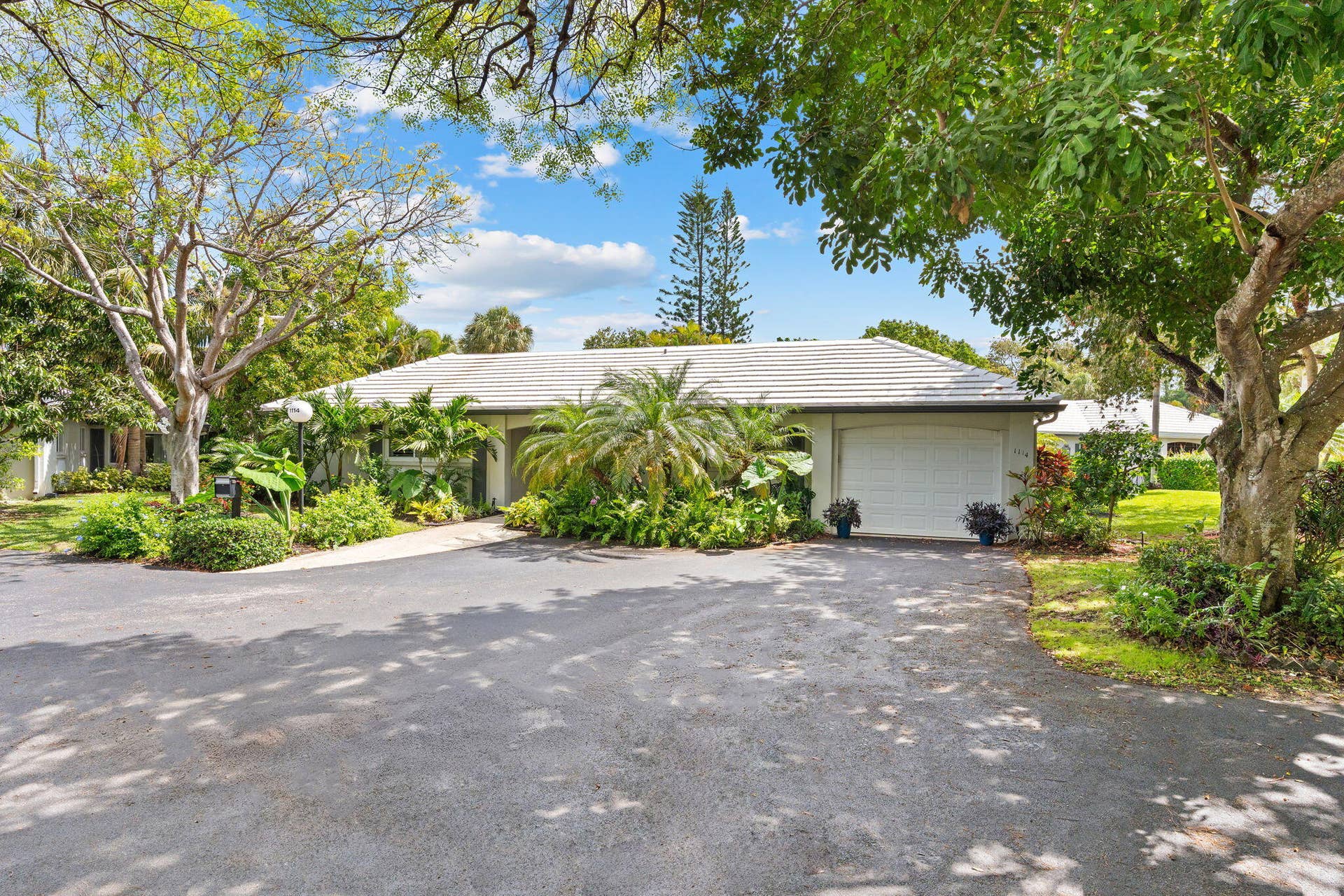 4-web-or-mls-1114 W Cypress Dr, Pompano