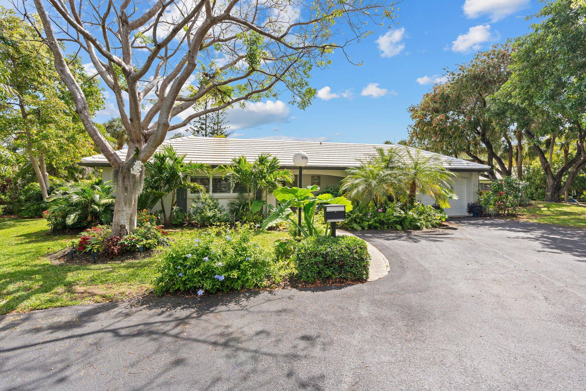 2-web-or-mls-1114 W Cypress Dr, Pompano