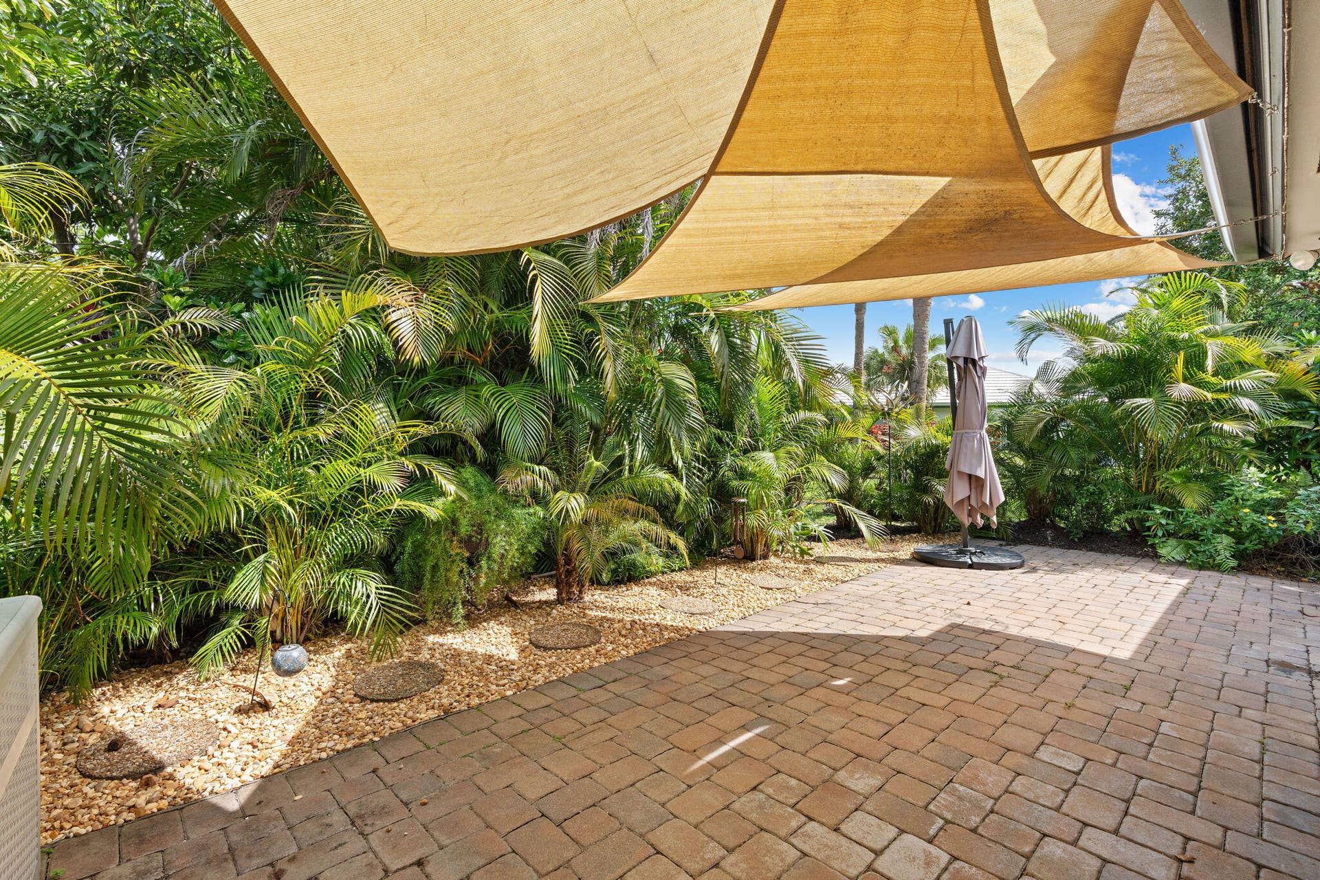 45-web-or-mls-1114 W Cypress Dr, Pompano