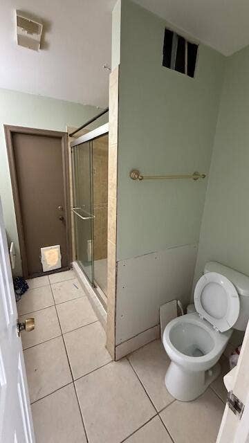 Guest Bath-Pool Access